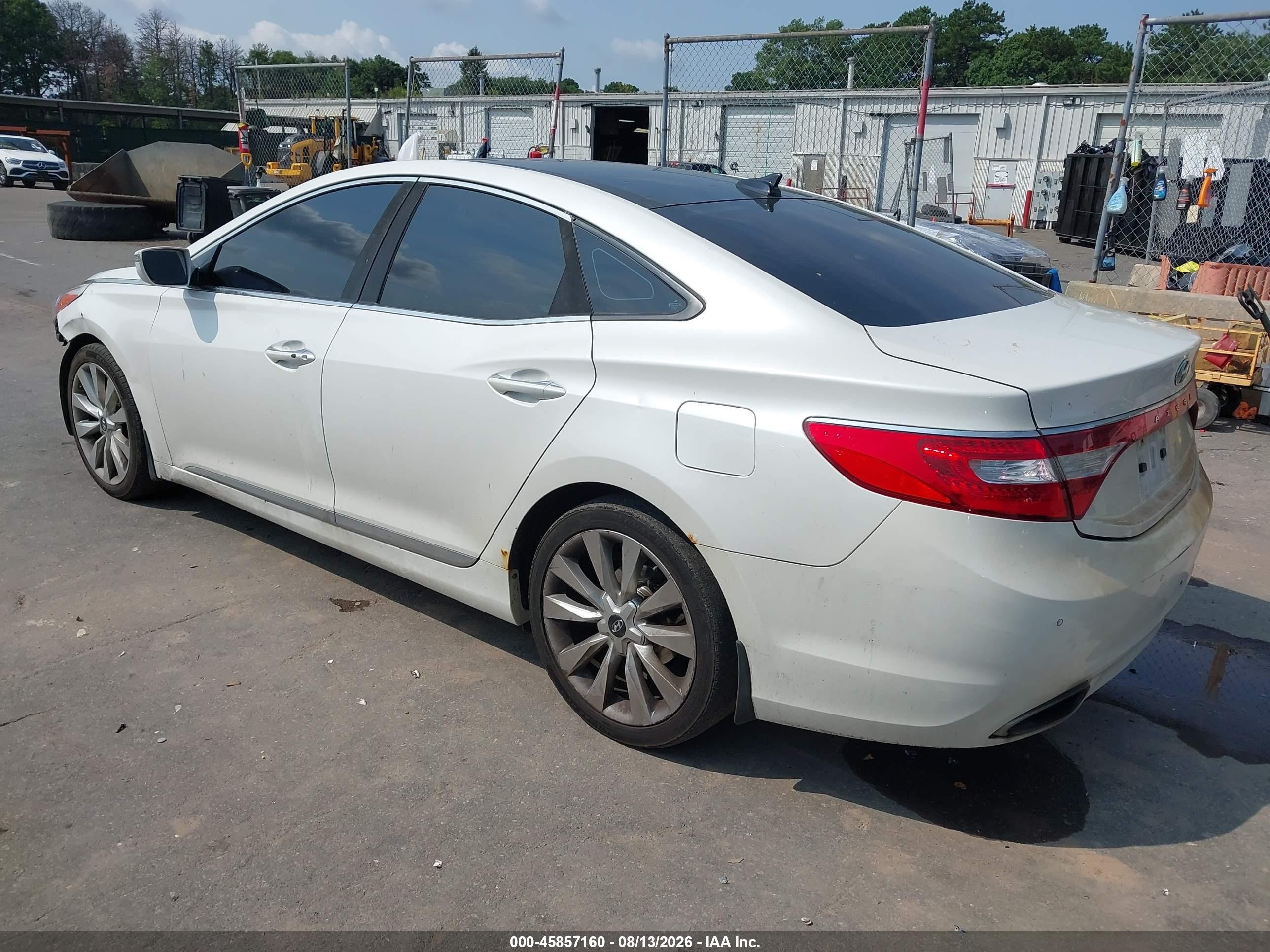 2013 Hyundai Azera   White vin: KMHFH4JG0DA326723