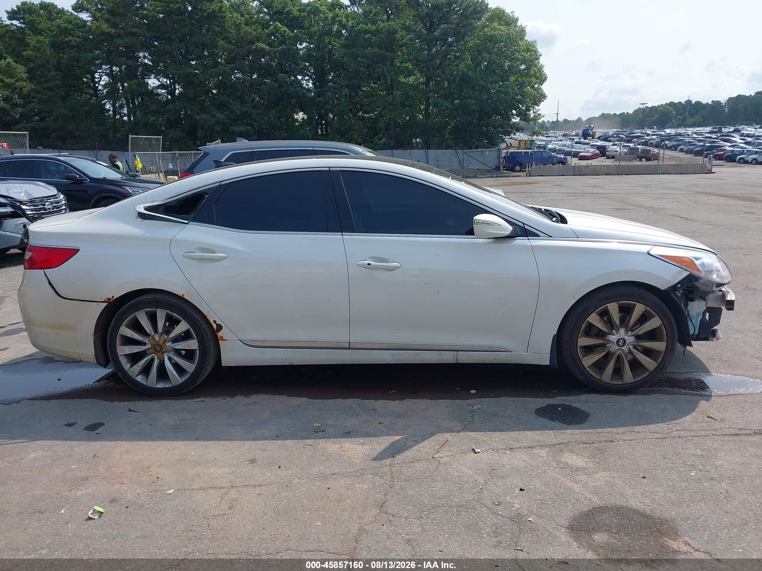 2013 Hyundai Azera   White vin: KMHFH4JG0DA326723