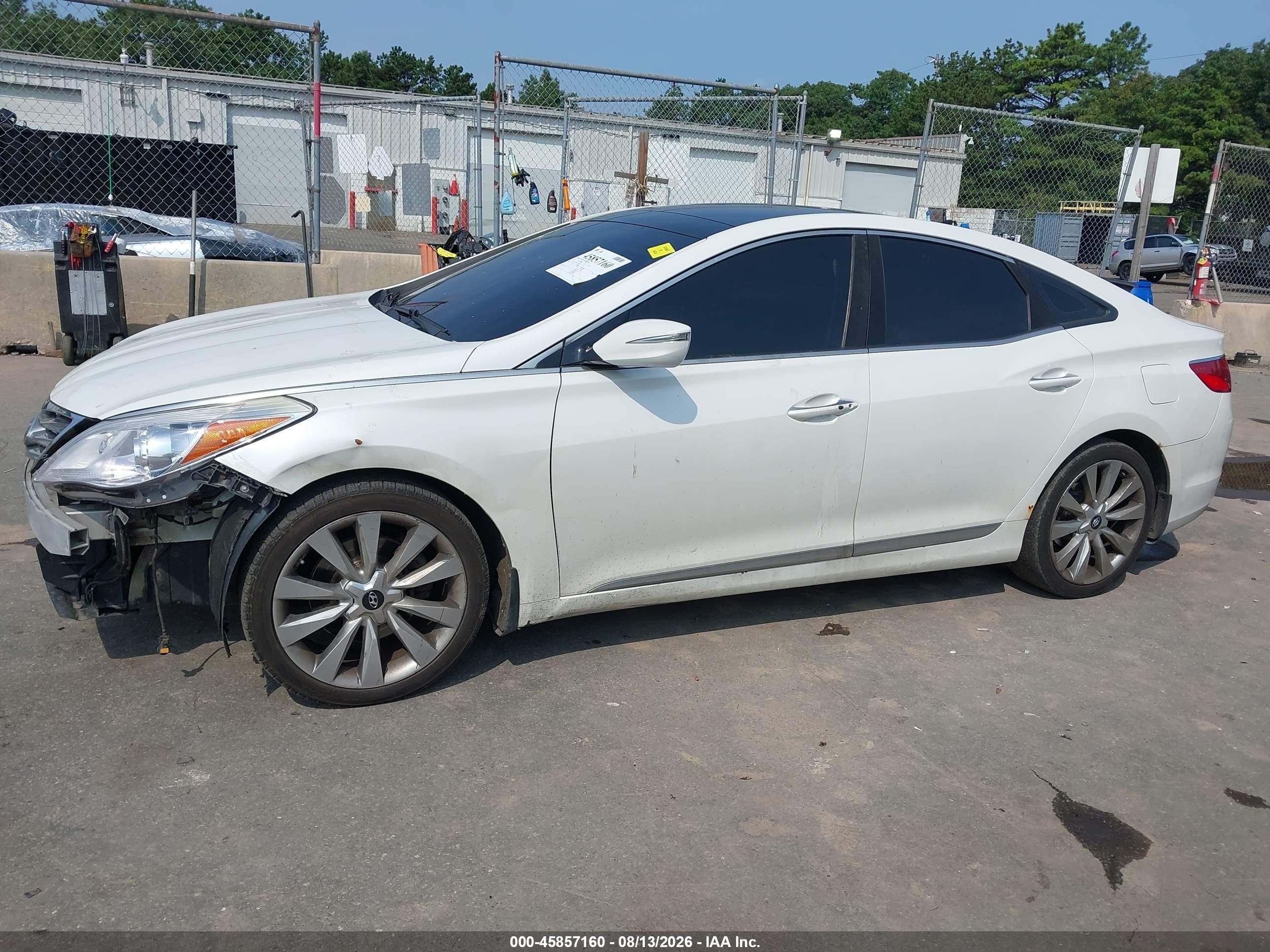 2013 Hyundai Azera   White vin: KMHFH4JG0DA326723