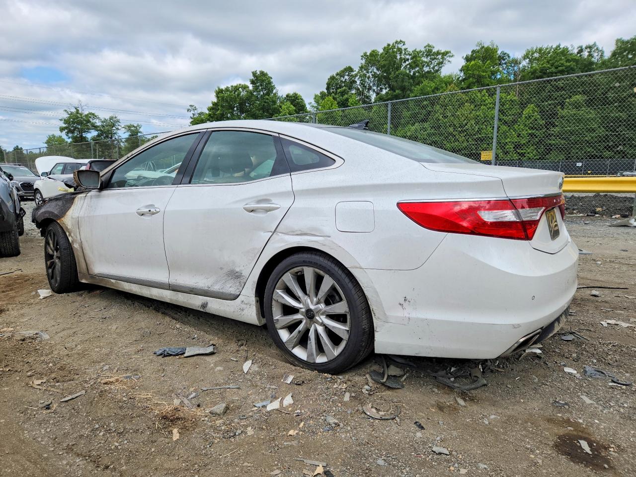 2015 Hyundai Azera Limited Белый vin: KMHFH4JG0FA483901