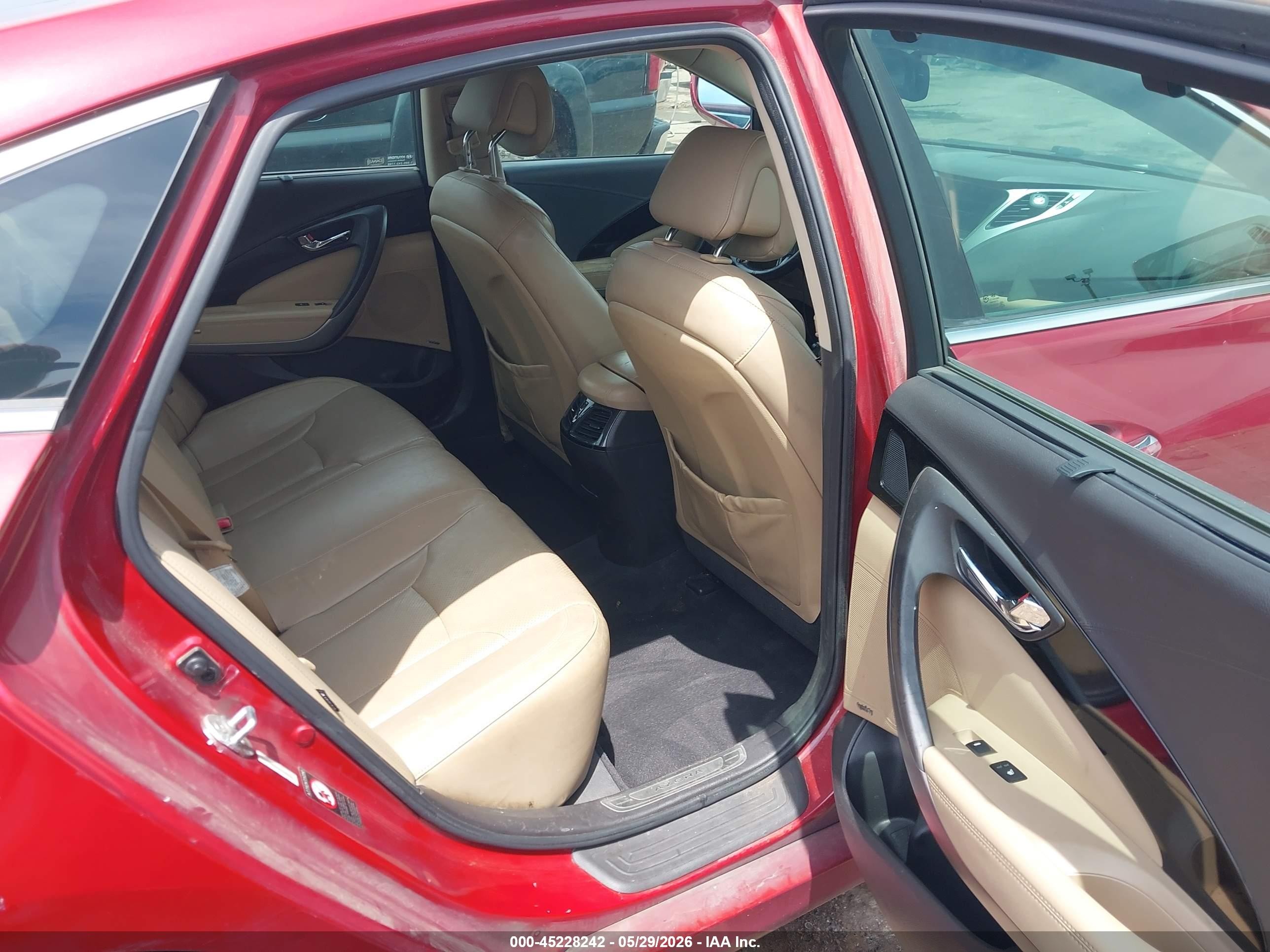 2012 Hyundai Azera   Red vin: KMHFH4JG1CA163515