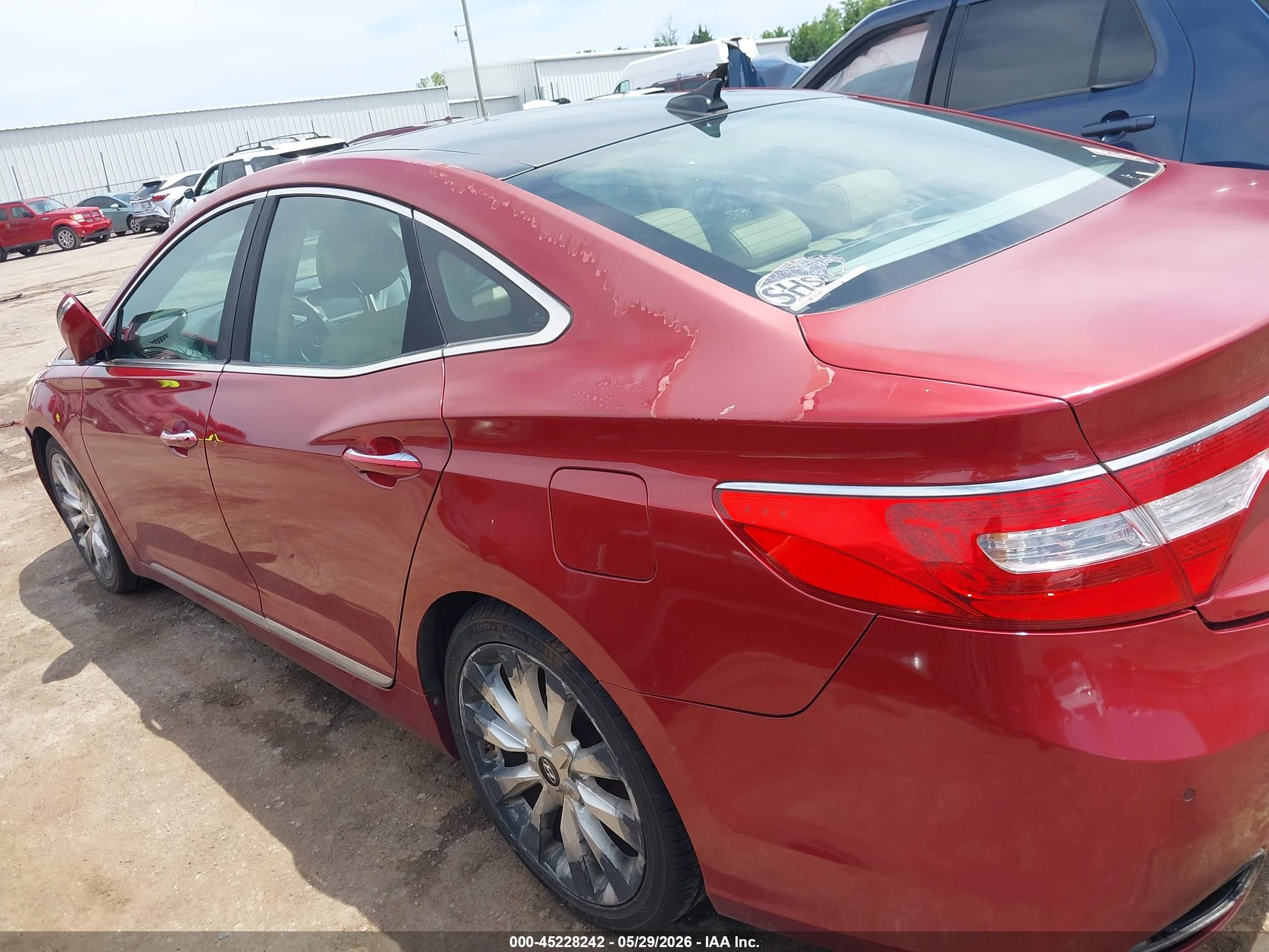 2012 Hyundai Azera   Red vin: KMHFH4JG1CA163515