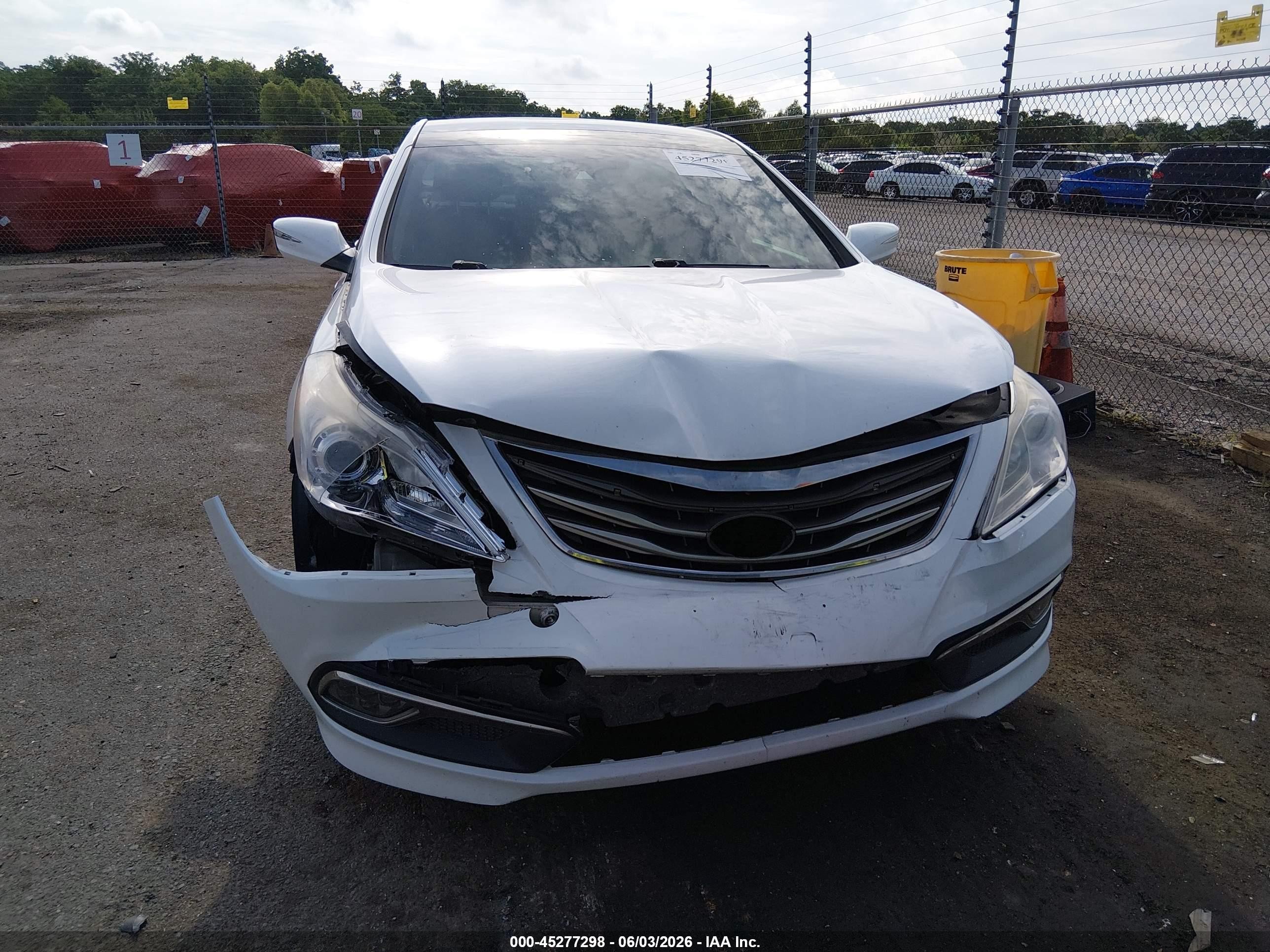 2015 Hyundai Azera Limited White vin: KMHFH4JG1FA430060