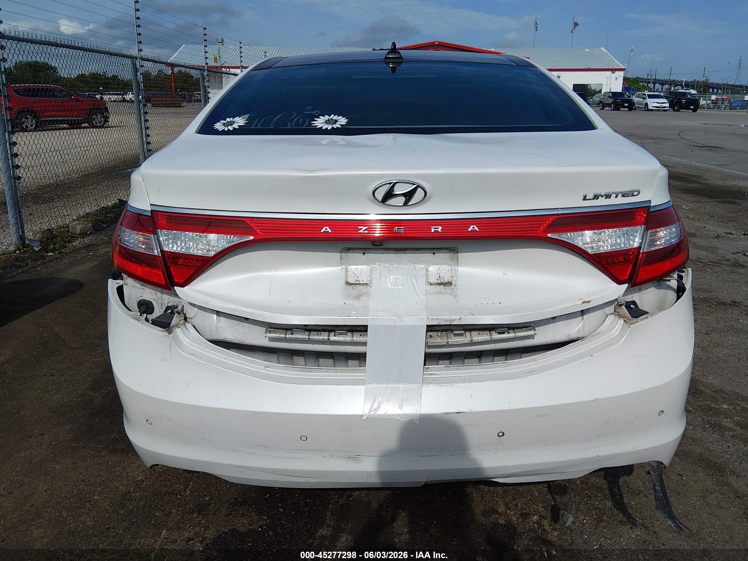 2015 Hyundai Azera Limited White vin: KMHFH4JG1FA430060