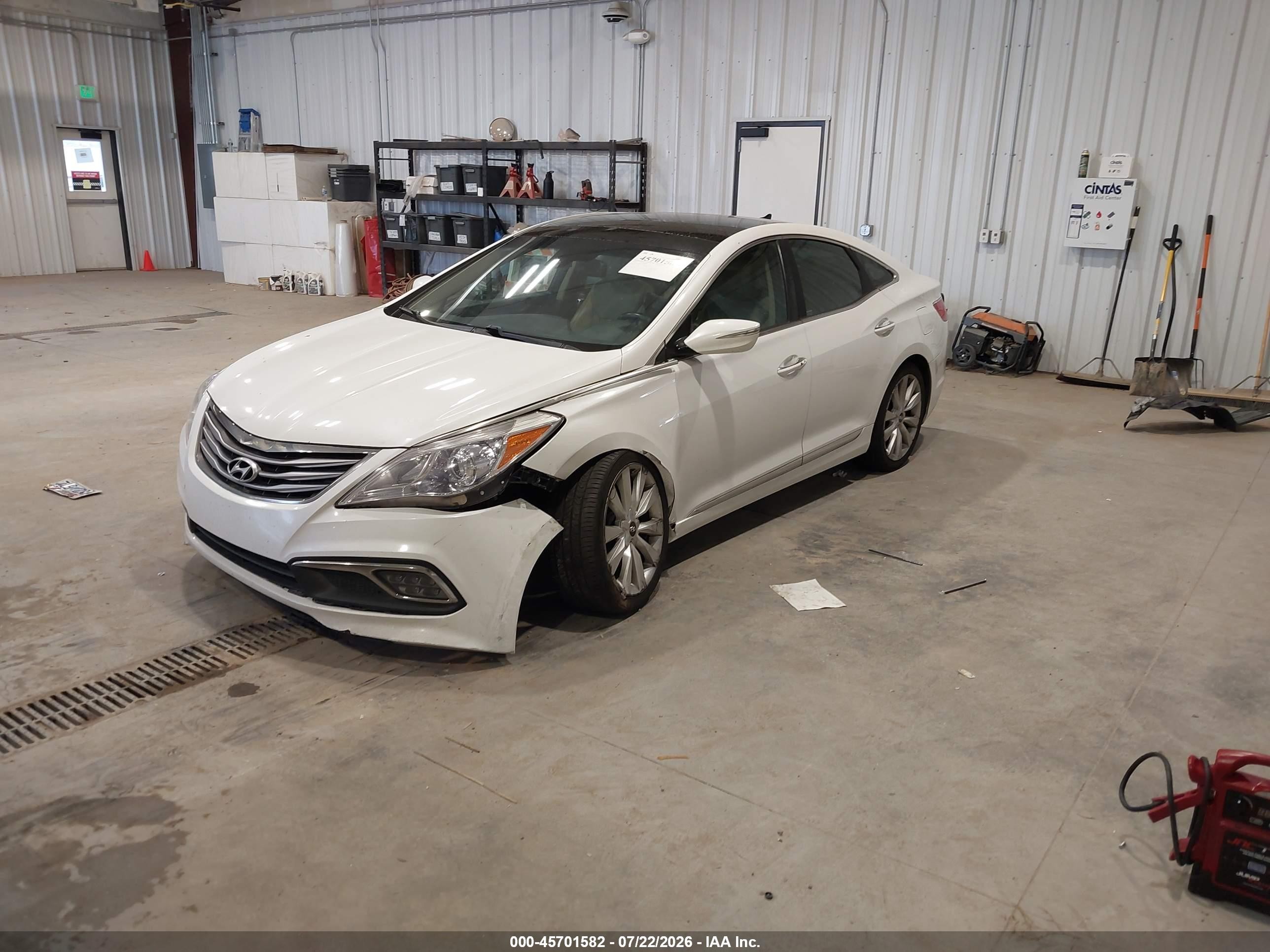 2015 Hyundai Azera Limited White vin: KMHFH4JG1FA477833