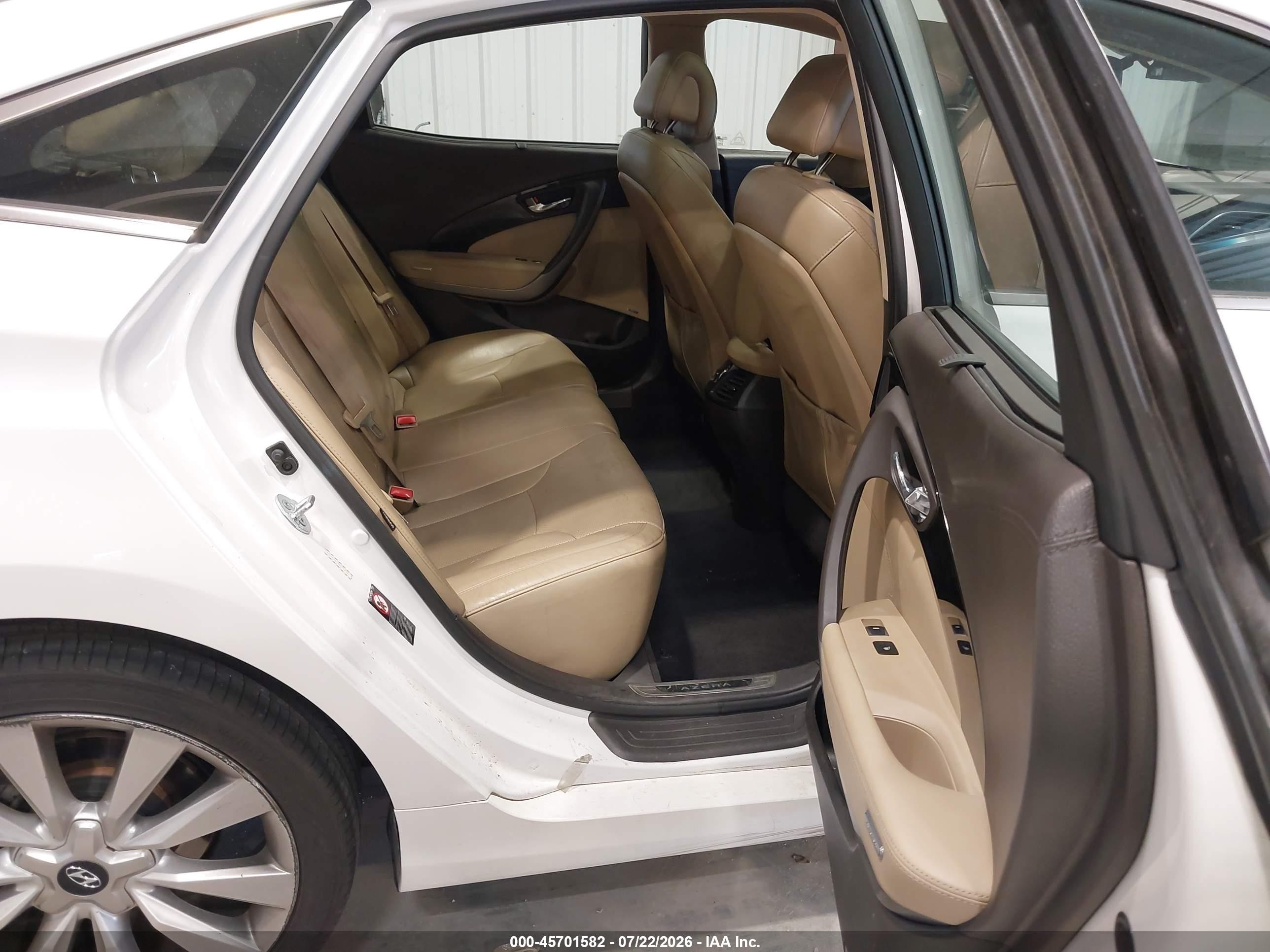 2015 Hyundai Azera Limited White vin: KMHFH4JG1FA477833