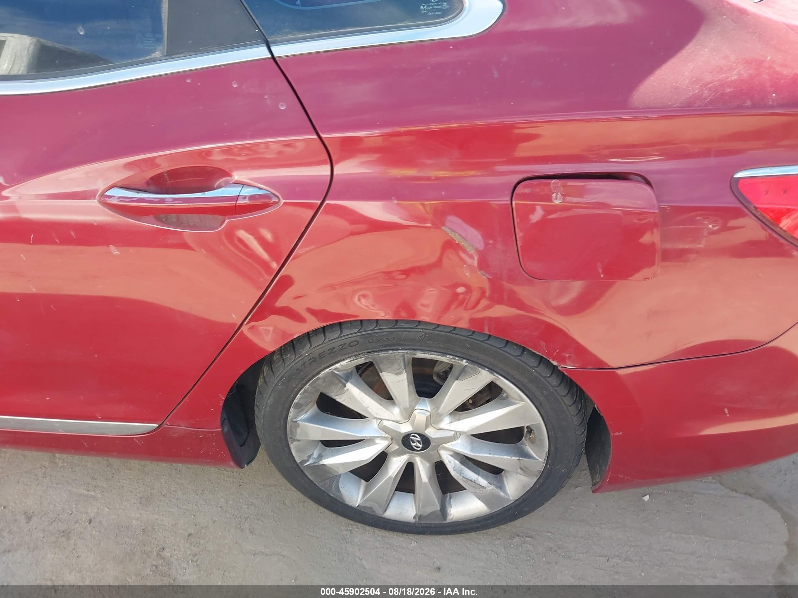 2012 Hyundai Azera   Red vin: KMHFH4JG2CA124626