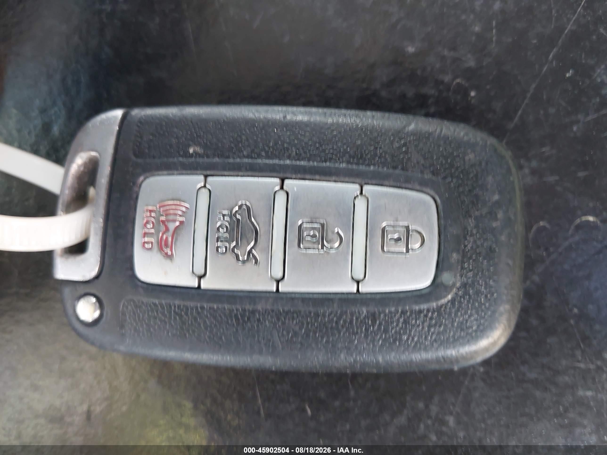 2012 Hyundai Azera   Red vin: KMHFH4JG2CA124626