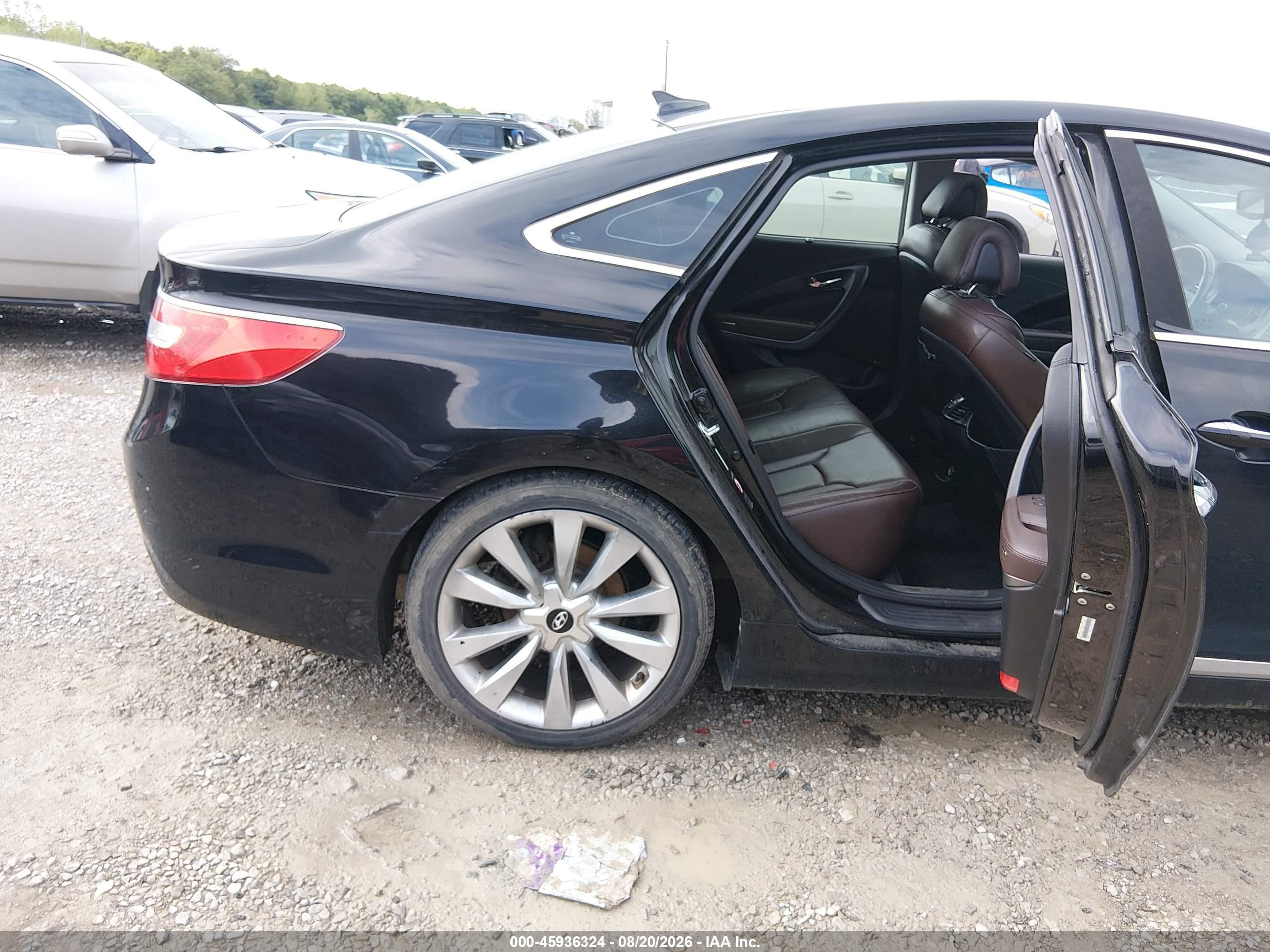 2012 Hyundai Azera   Black vin: KMHFH4JG2CA139305