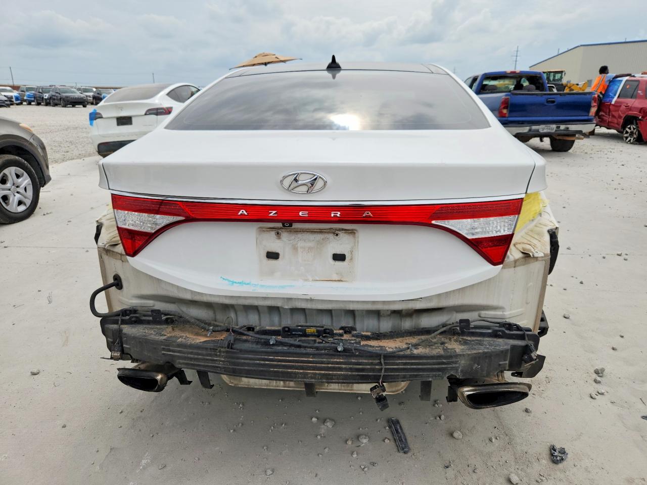 2013 Hyundai Azera Base White vin: KMHFH4JG2DA219978