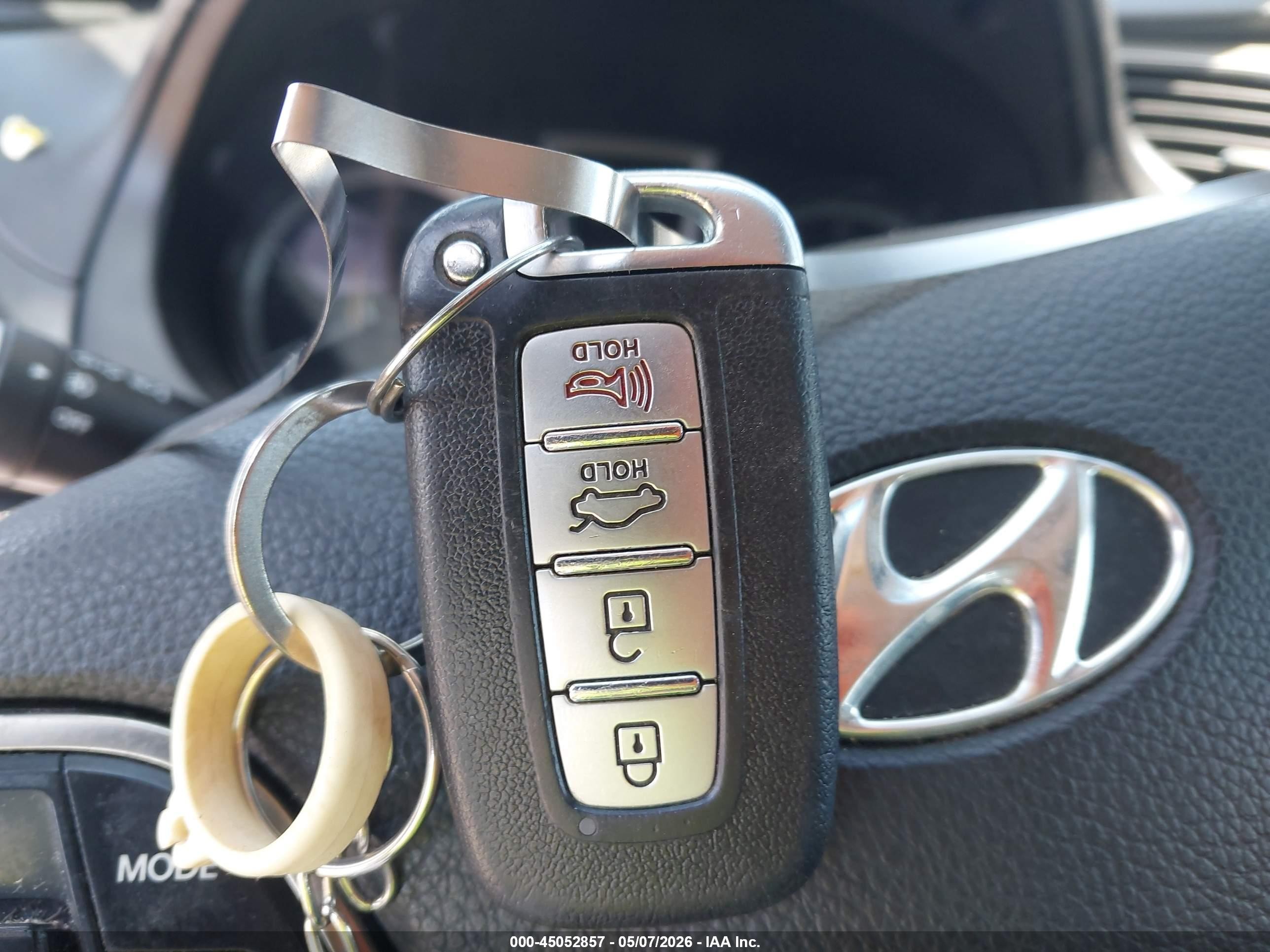 2013 Hyundai Azera   Silver vin: KMHFH4JG2DA326562
