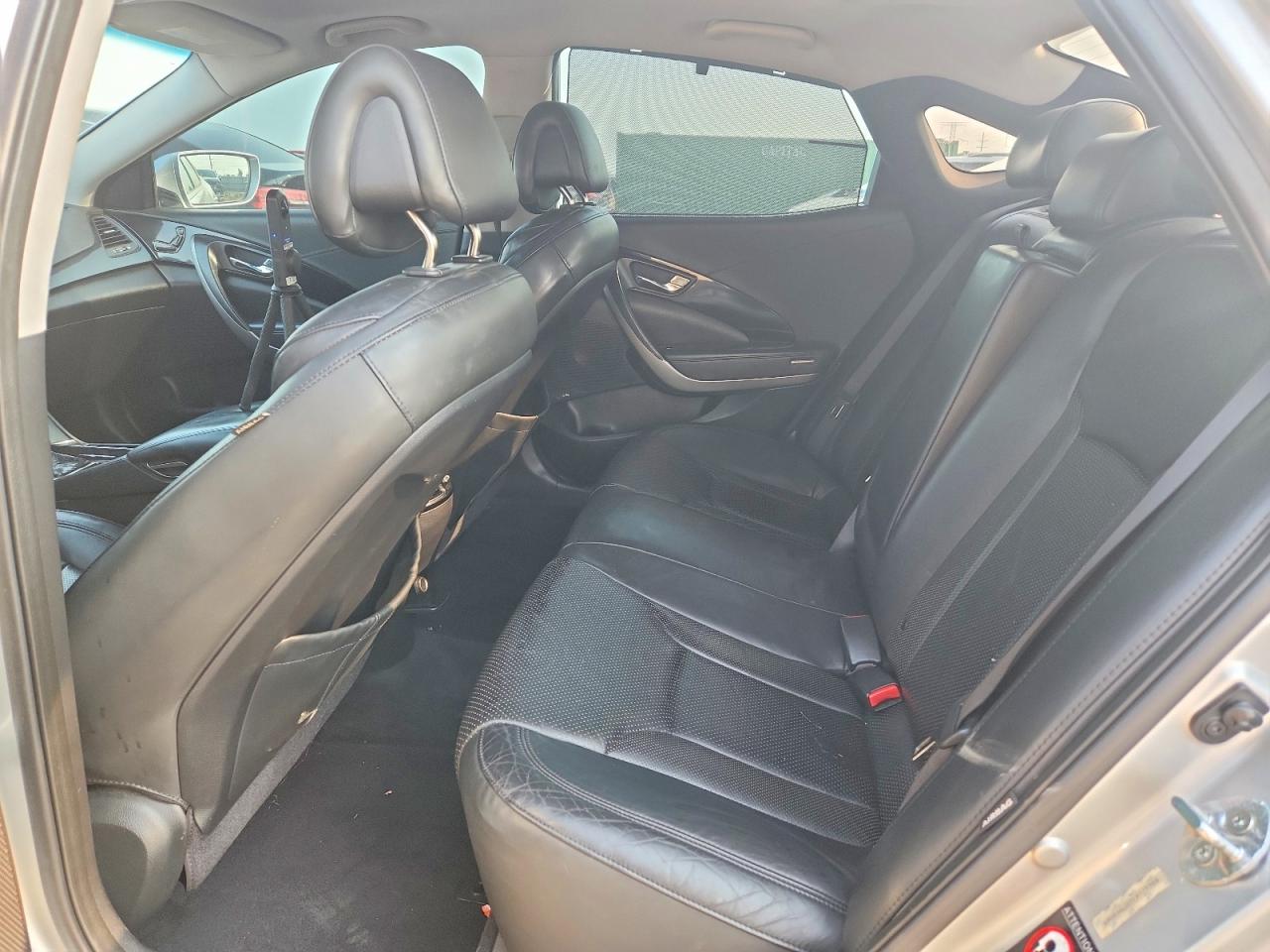 2012 Hyundai Azera Base Silver vin: KMHFH4JG3CA175388