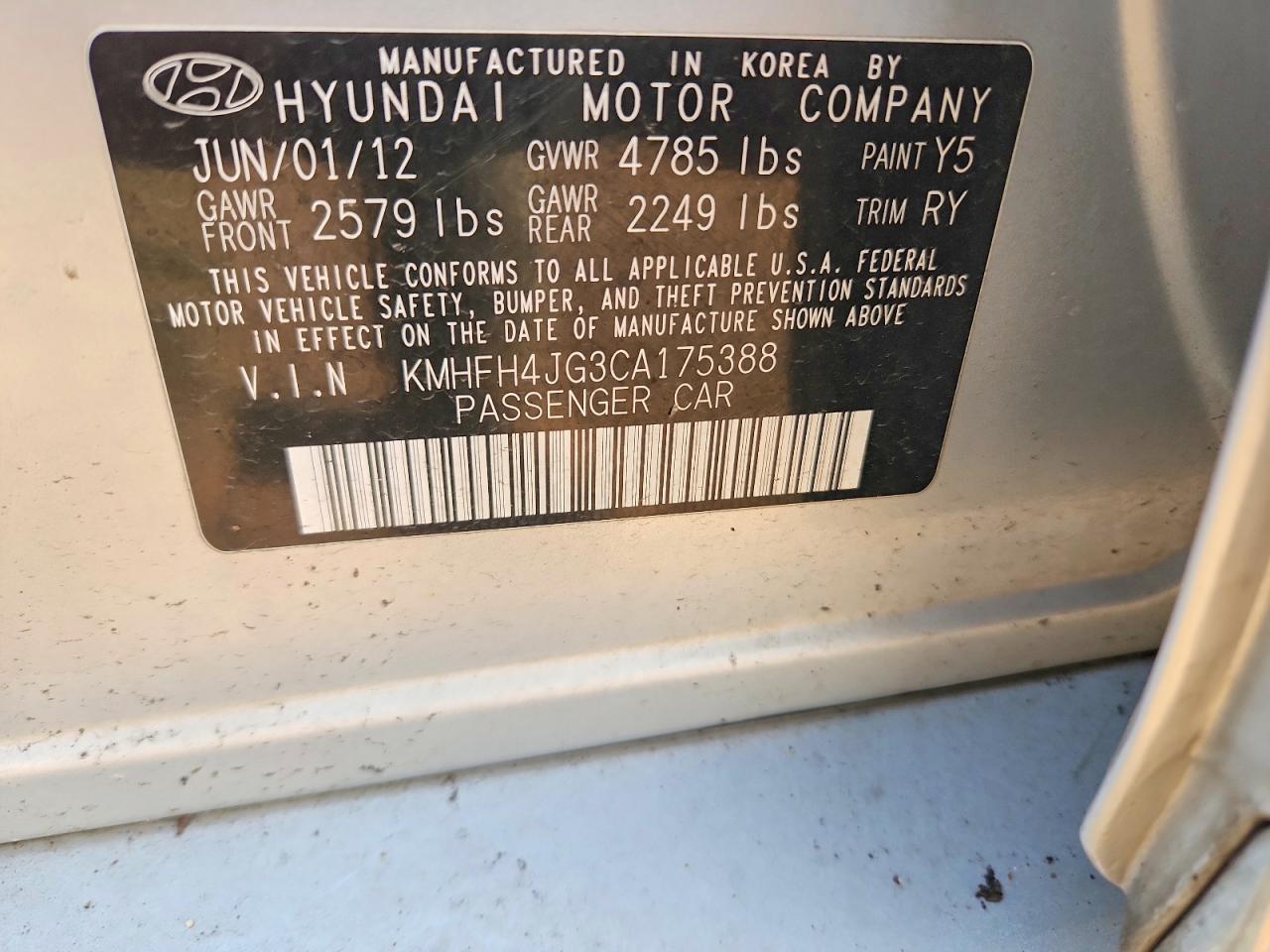 2012 Hyundai Azera Base Silver vin: KMHFH4JG3CA175388