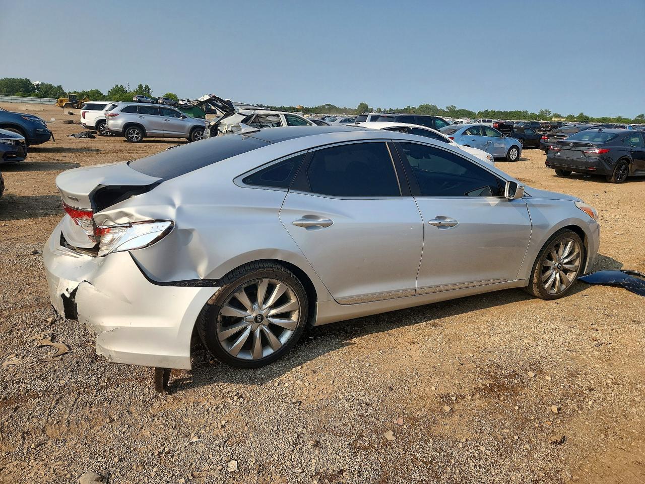 2012 Hyundai Azera Base Silver vin: KMHFH4JG3CA175388