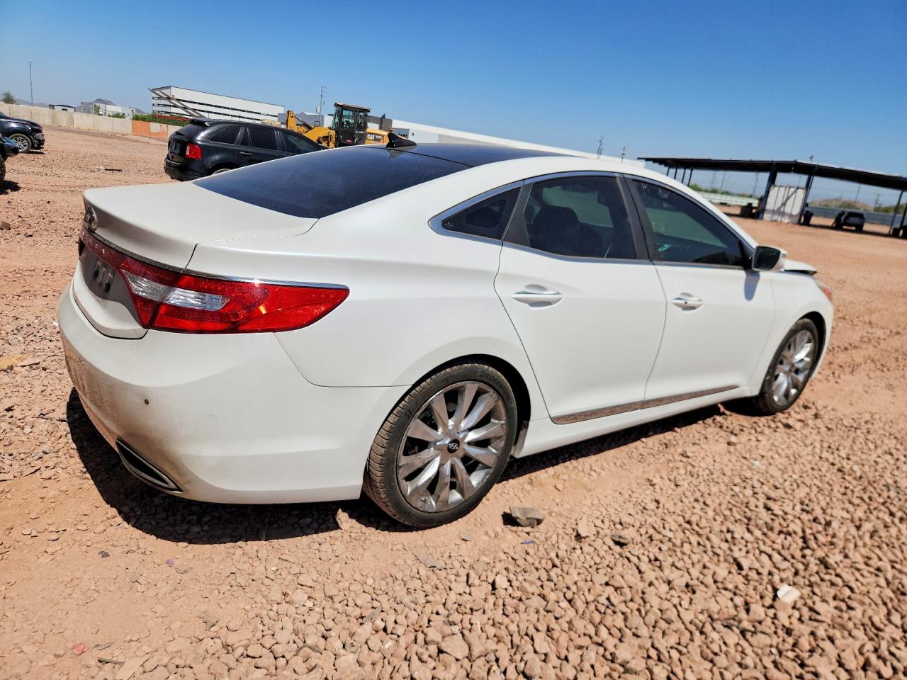 2013 Hyundai Azera Base White vin: KMHFH4JG3DA277856