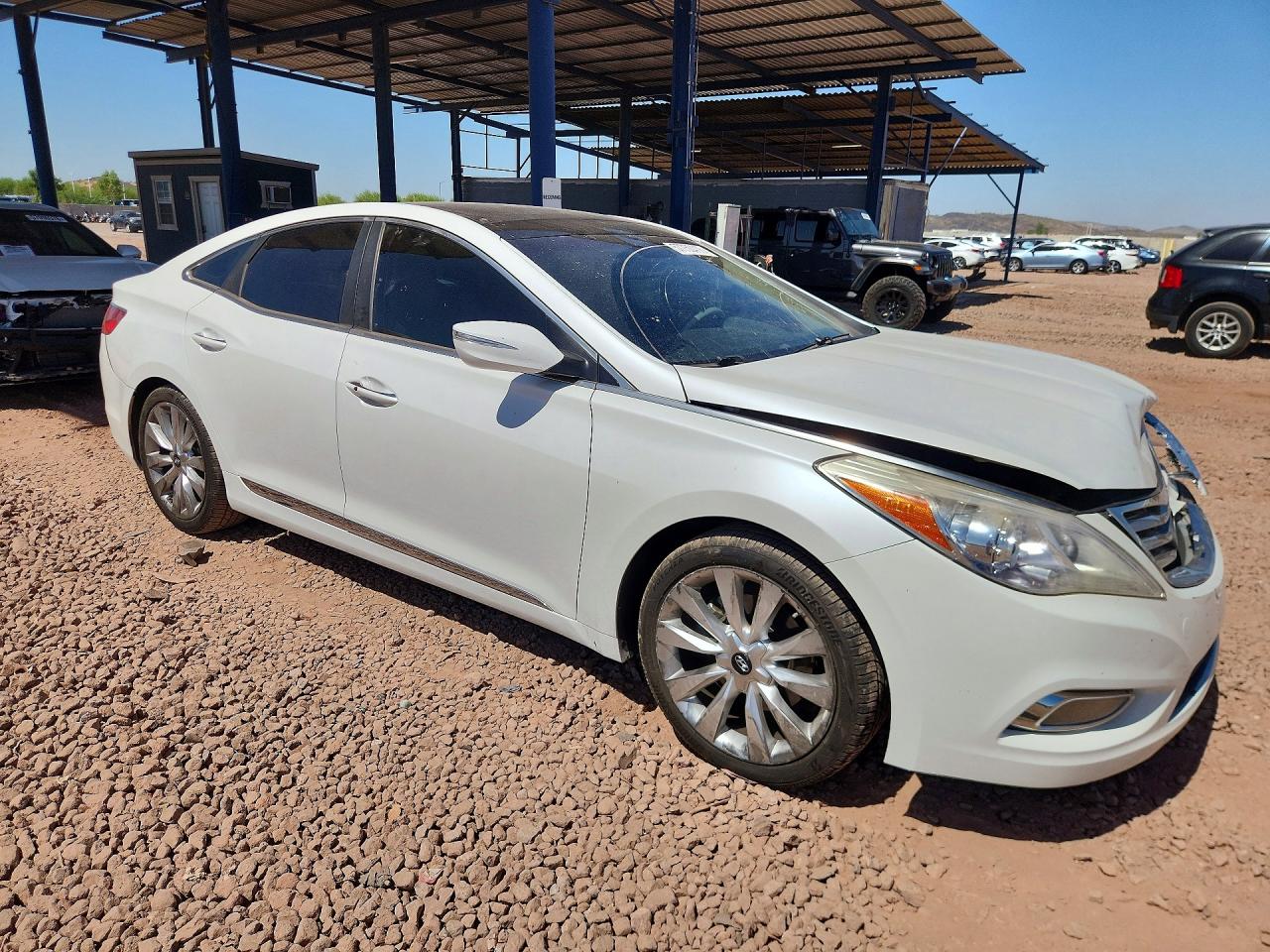 2013 Hyundai Azera Base White vin: KMHFH4JG3DA277856