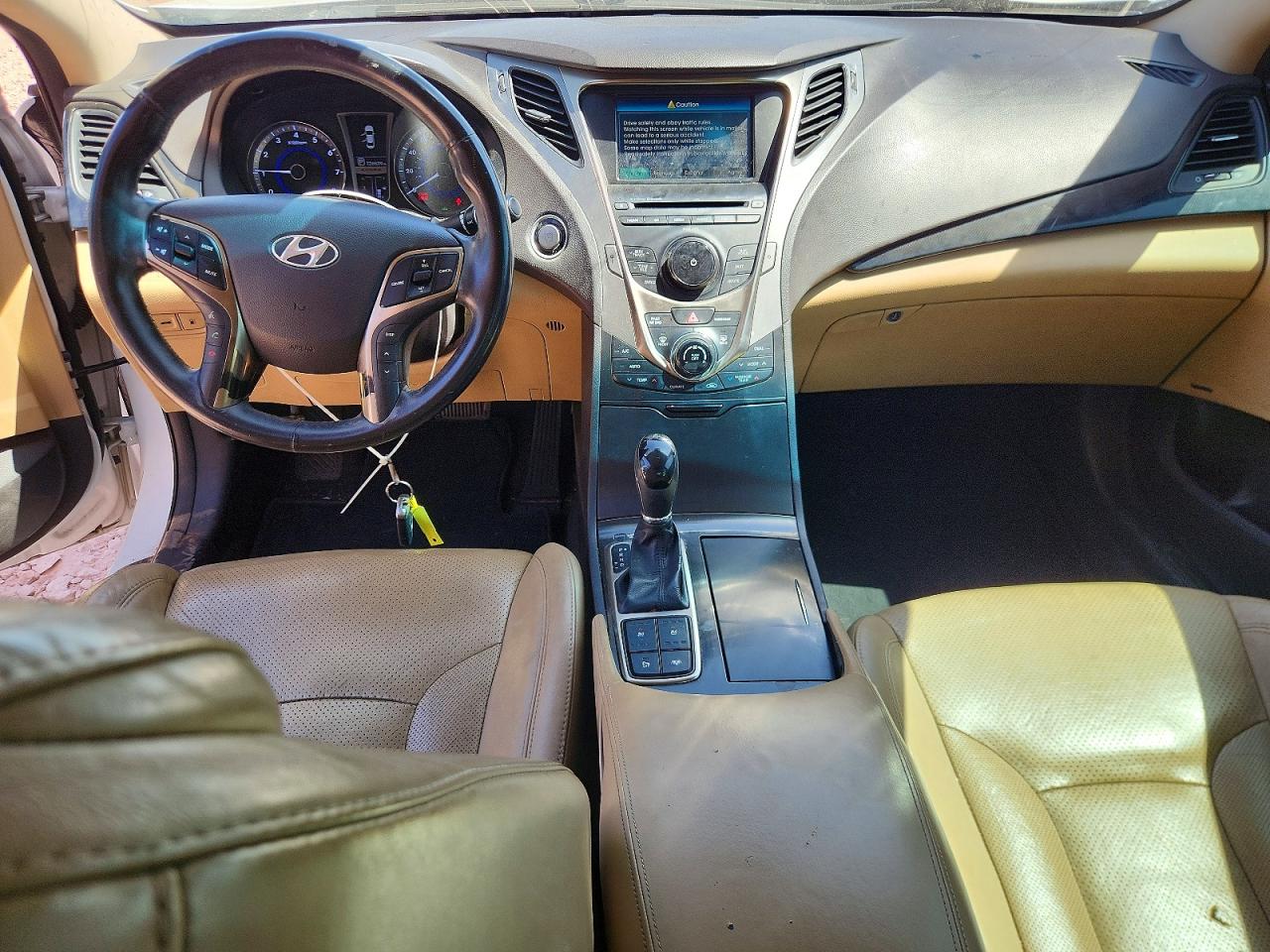 2013 Hyundai Azera Base White vin: KMHFH4JG3DA277856