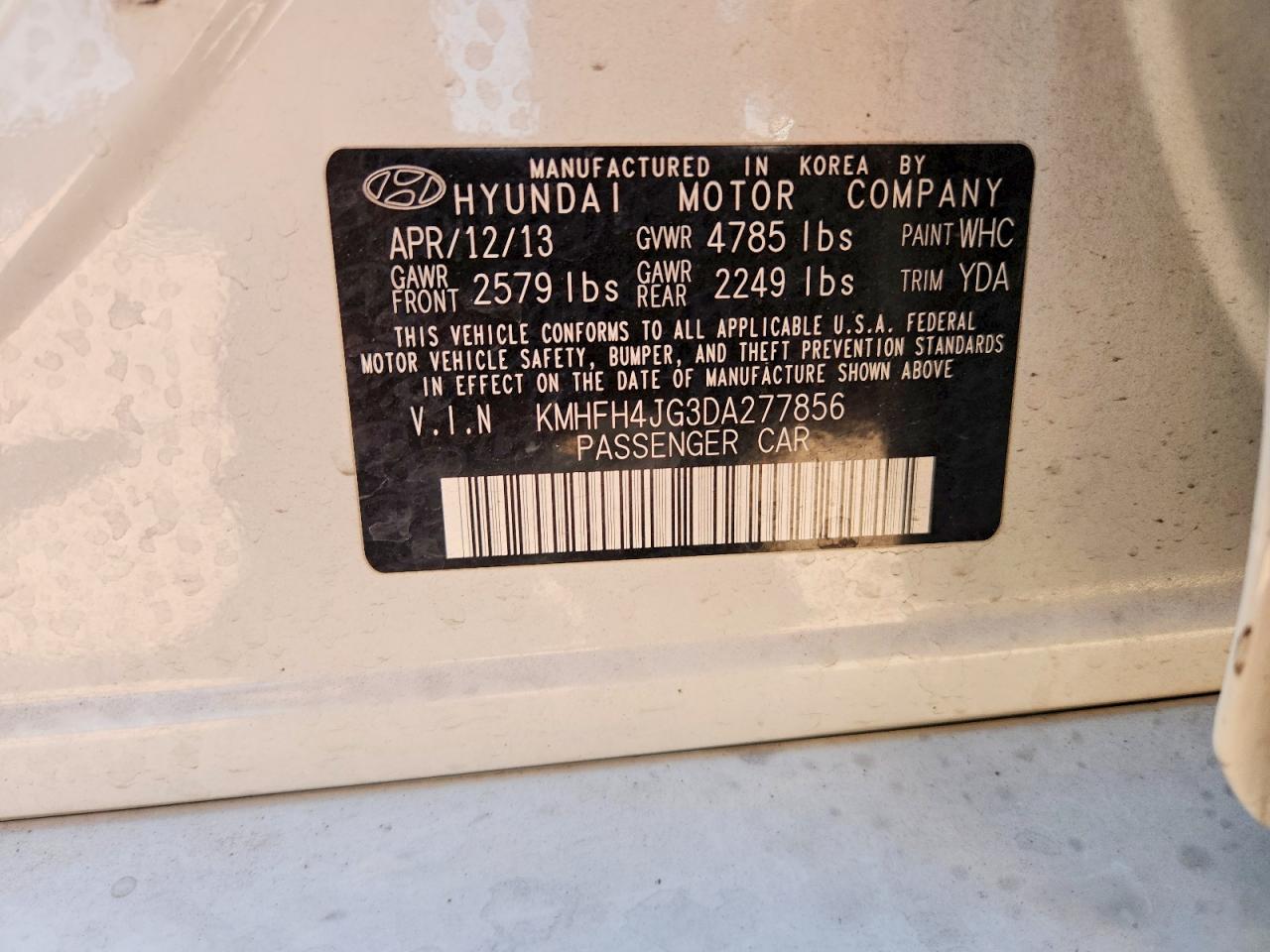 2013 Hyundai Azera Base White vin: KMHFH4JG3DA277856