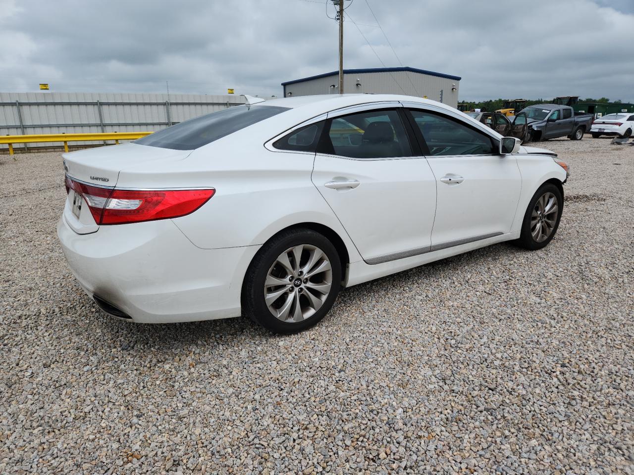 2014 Hyundai Azera Limited White vin: KMHFH4JG3EA370331