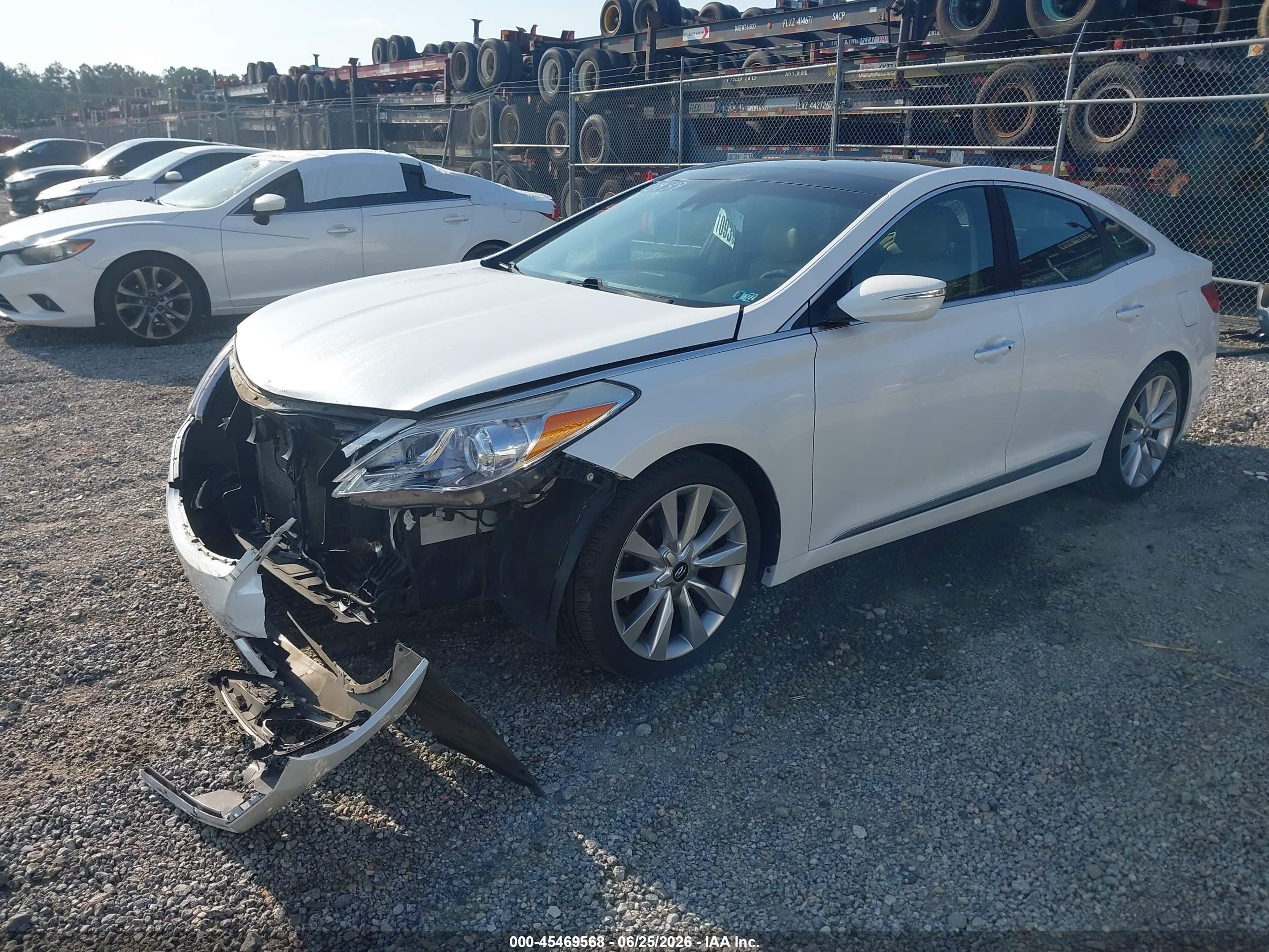 2015 Hyundai Azera Limited White vin: KMHFH4JG3FA432778
