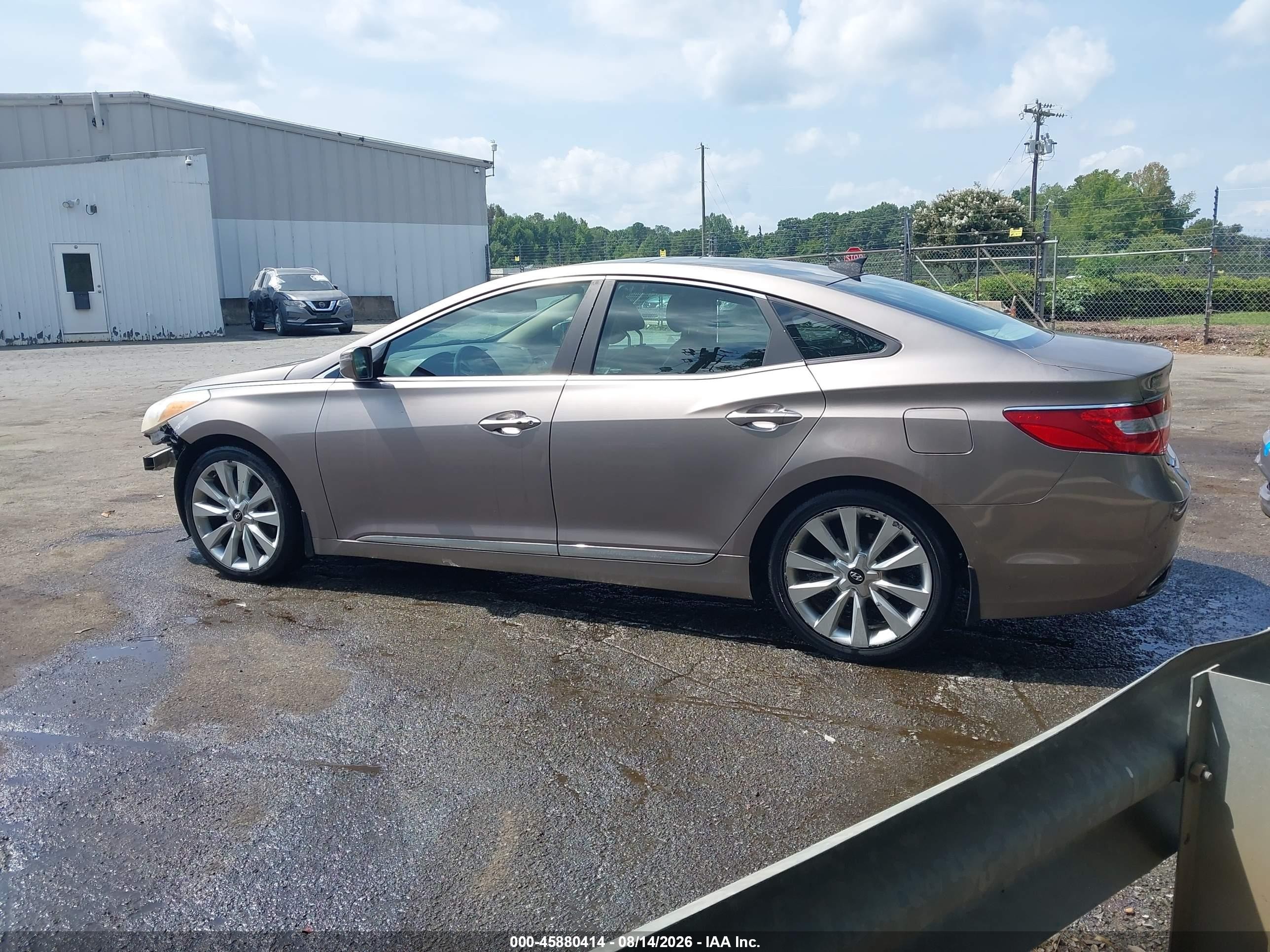 2013 Hyundai Azera   Brown vin: KMHFH4JG4DA257292