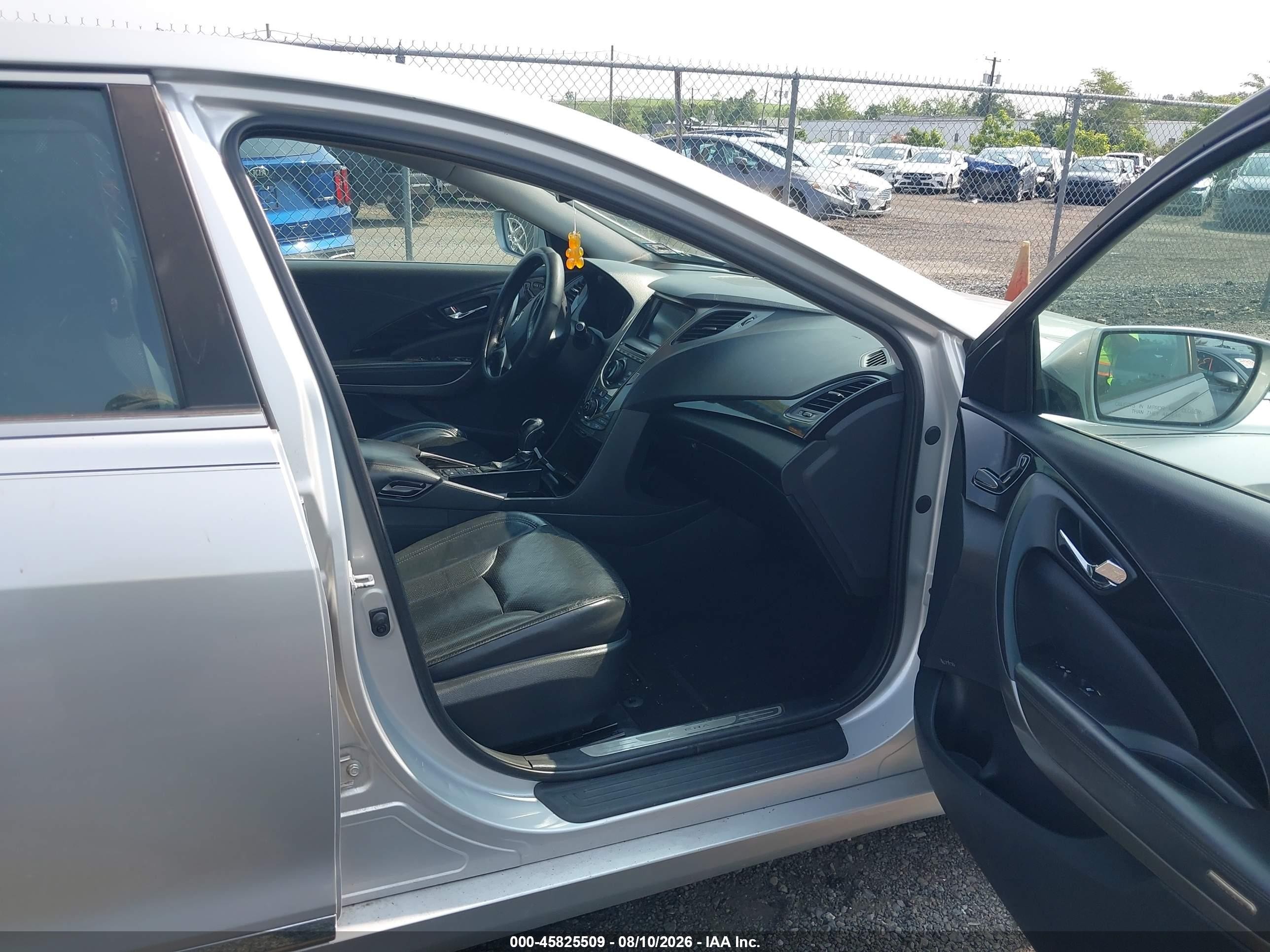 2013 Hyundai Azera   Silver vin: KMHFH4JG4DA263951