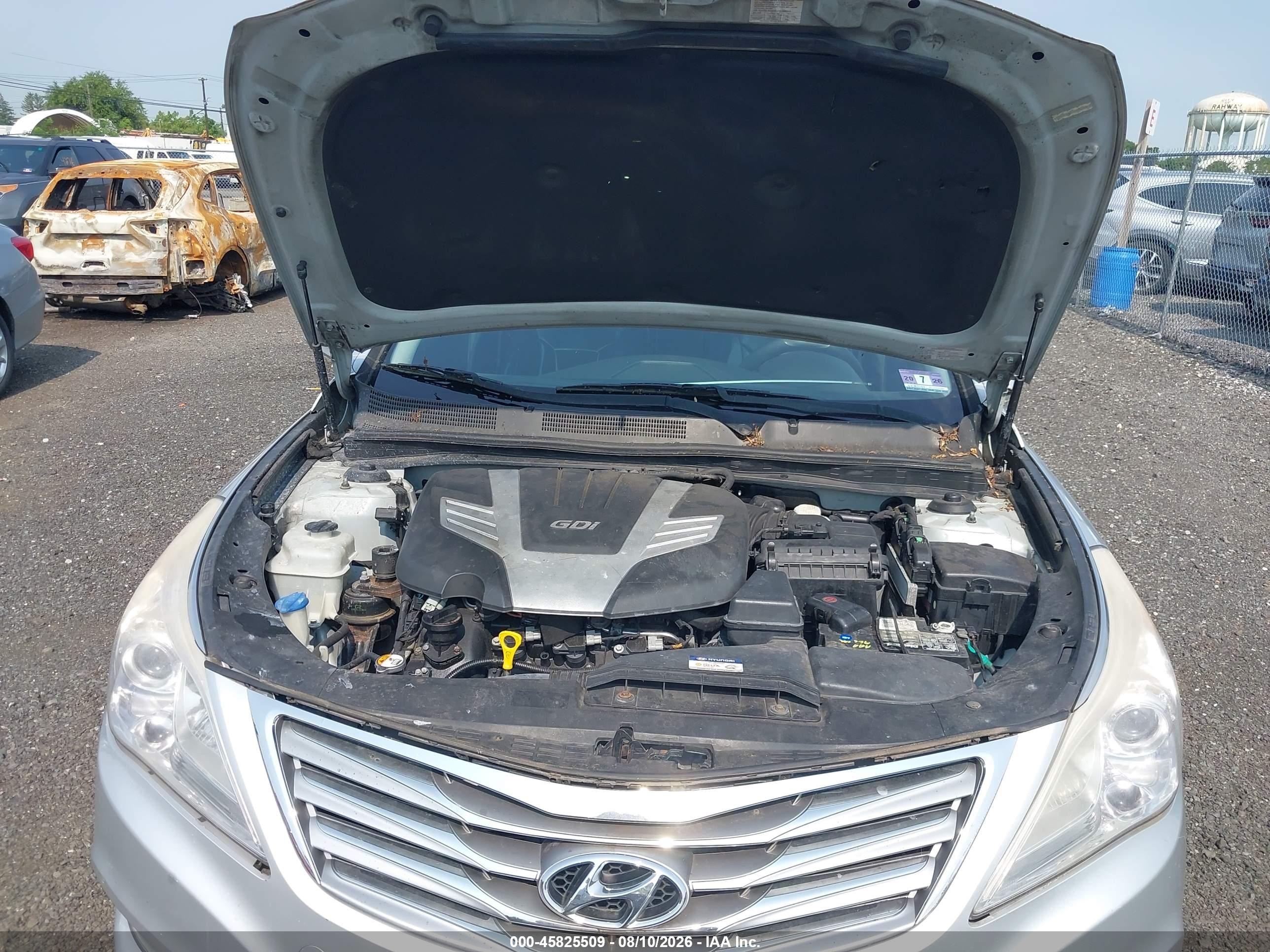 2013 Hyundai Azera   Silver vin: KMHFH4JG4DA263951