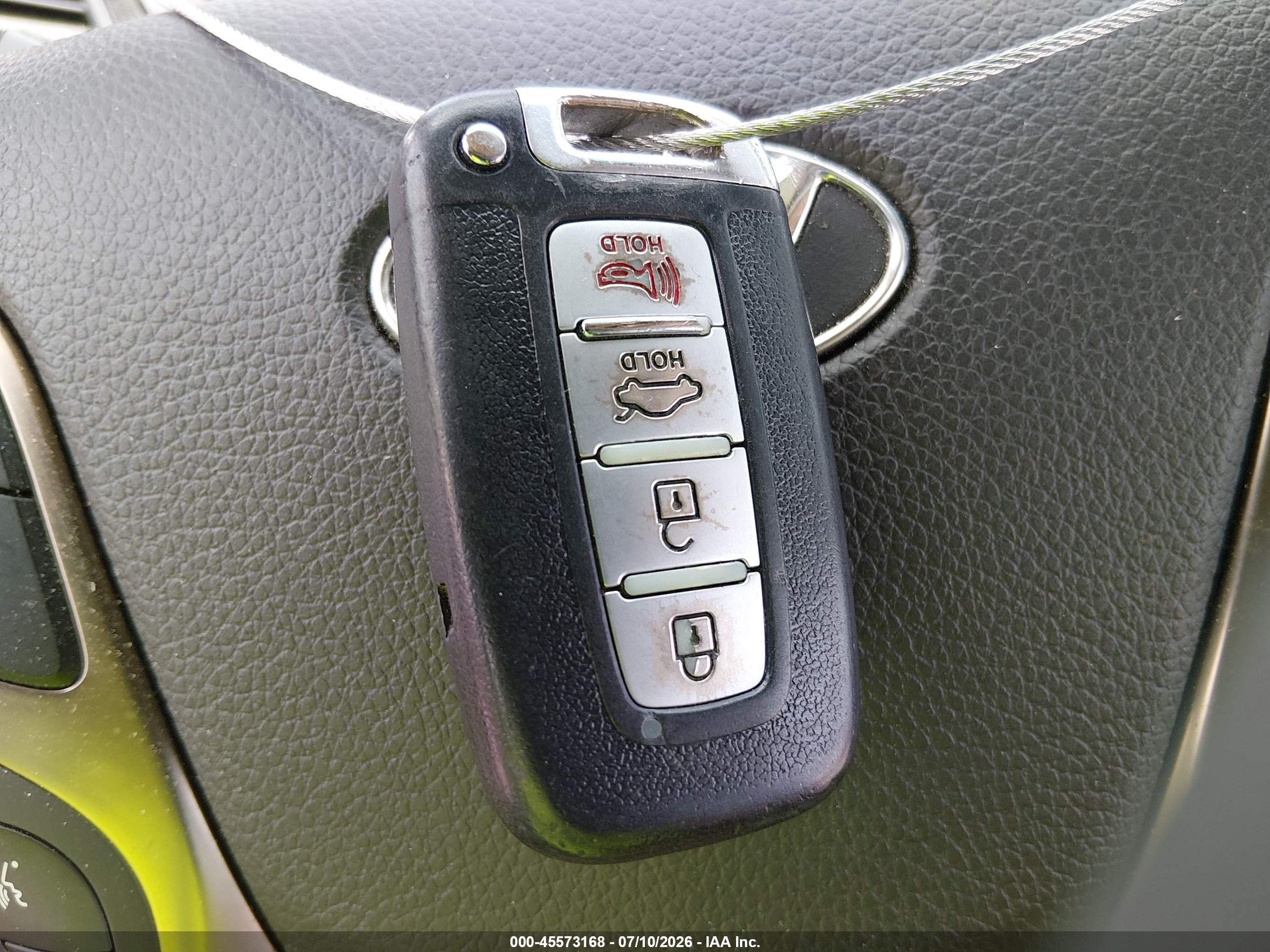 2013 Hyundai Azera   Maroon vin: KMHFH4JG4DA299302