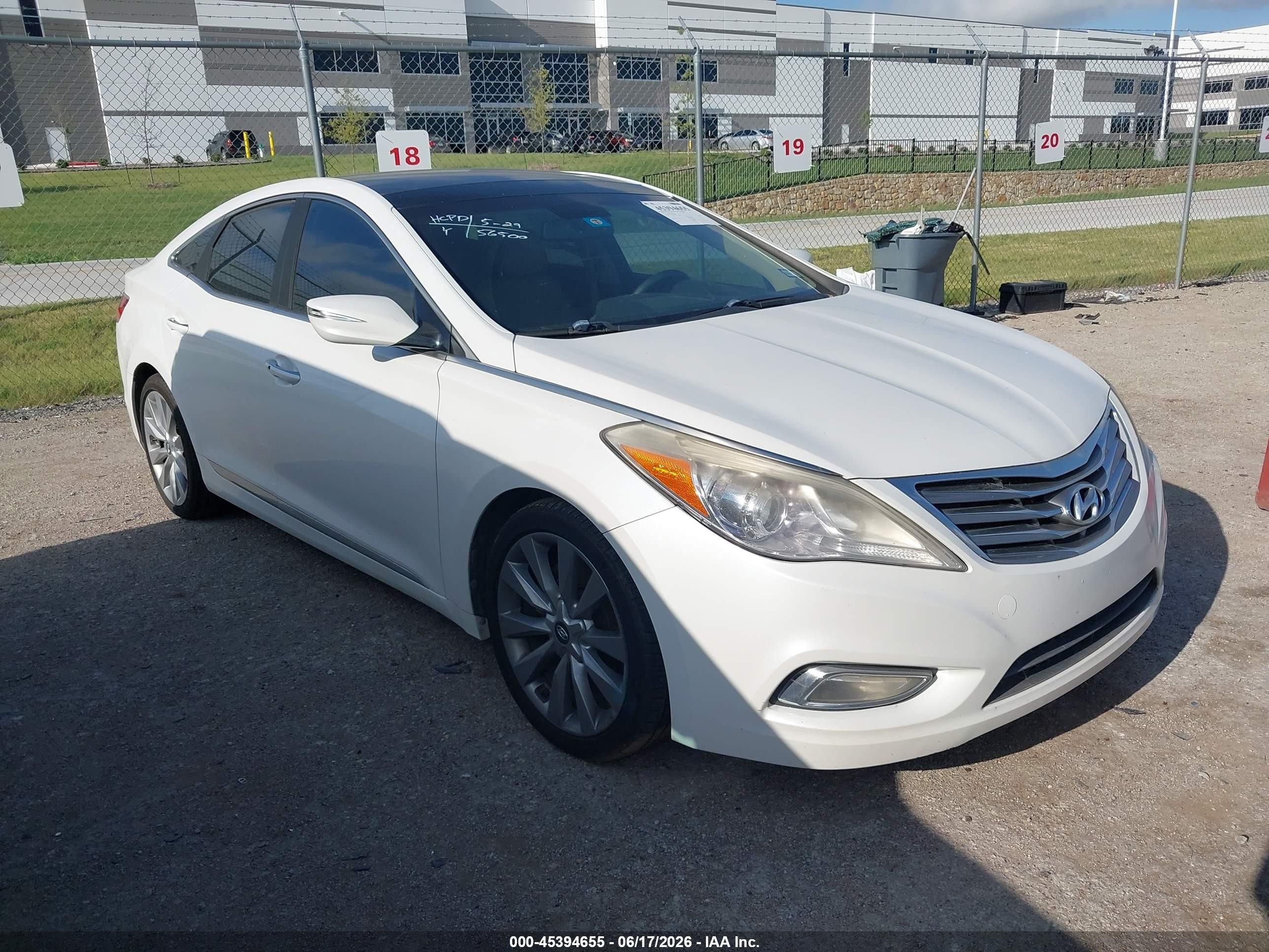 2014 Hyundai Azera Limited White vin: KMHFH4JG4EA388076
