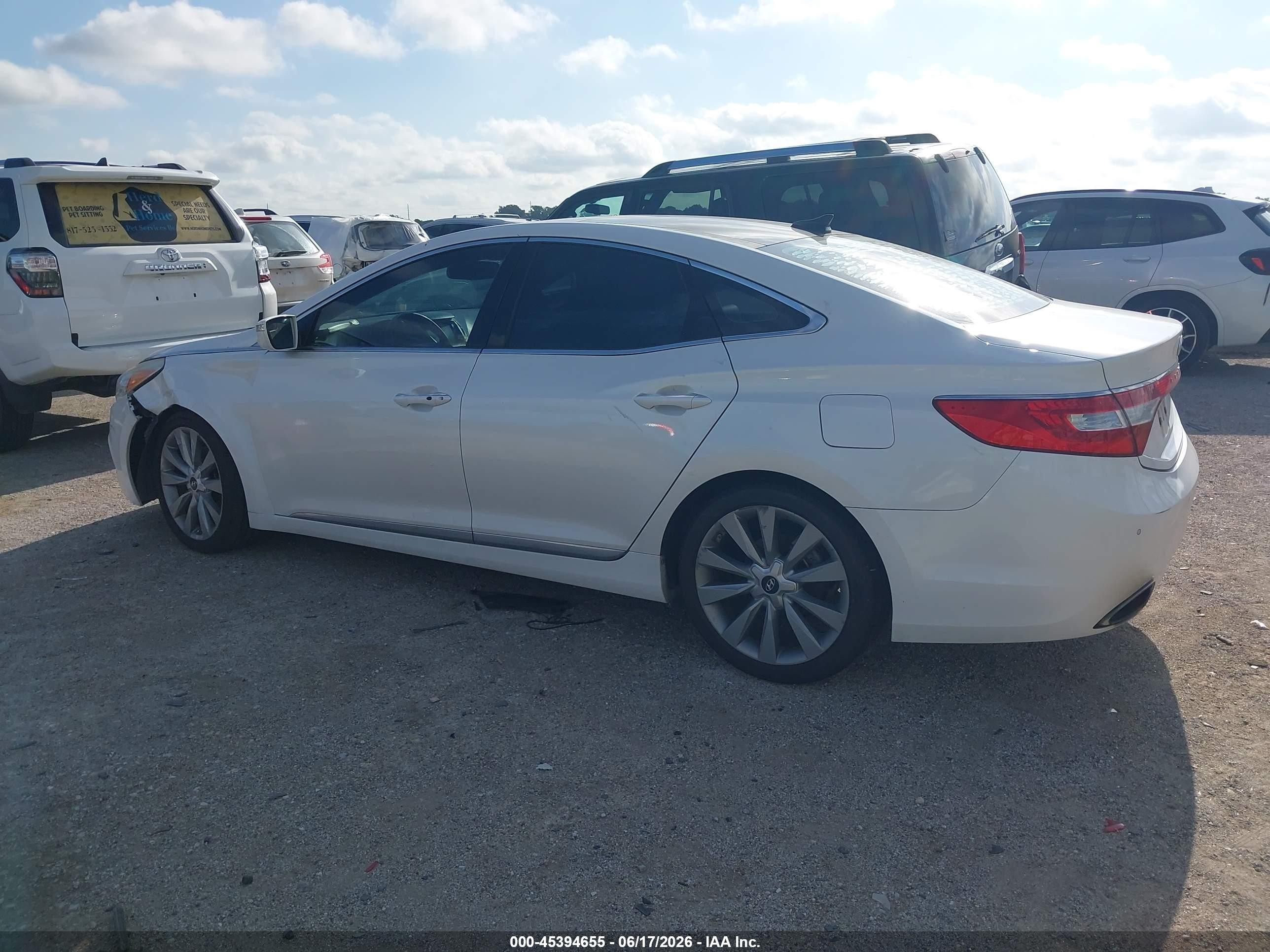 2014 Hyundai Azera Limited White vin: KMHFH4JG4EA388076