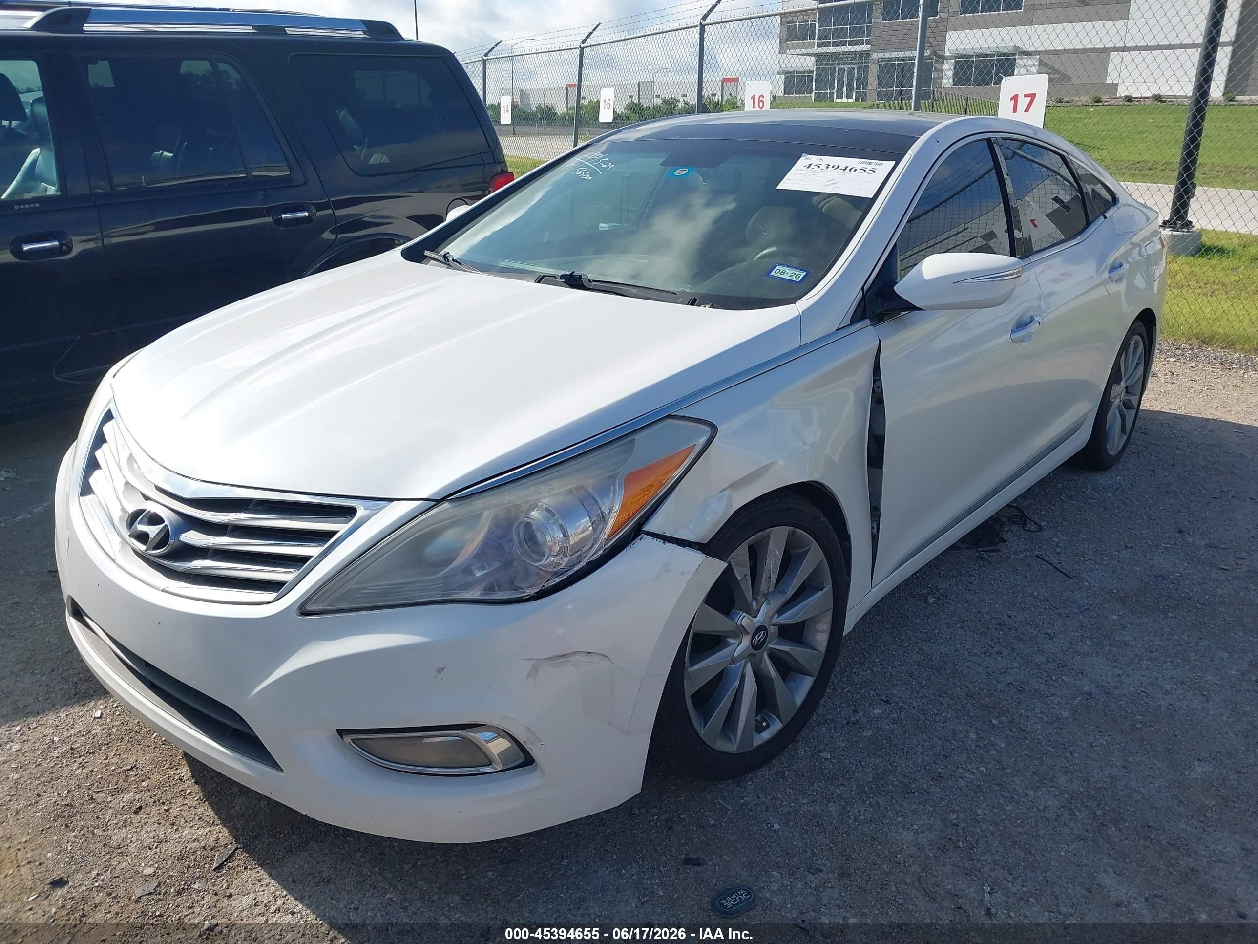 2014 Hyundai Azera Limited White vin: KMHFH4JG4EA388076
