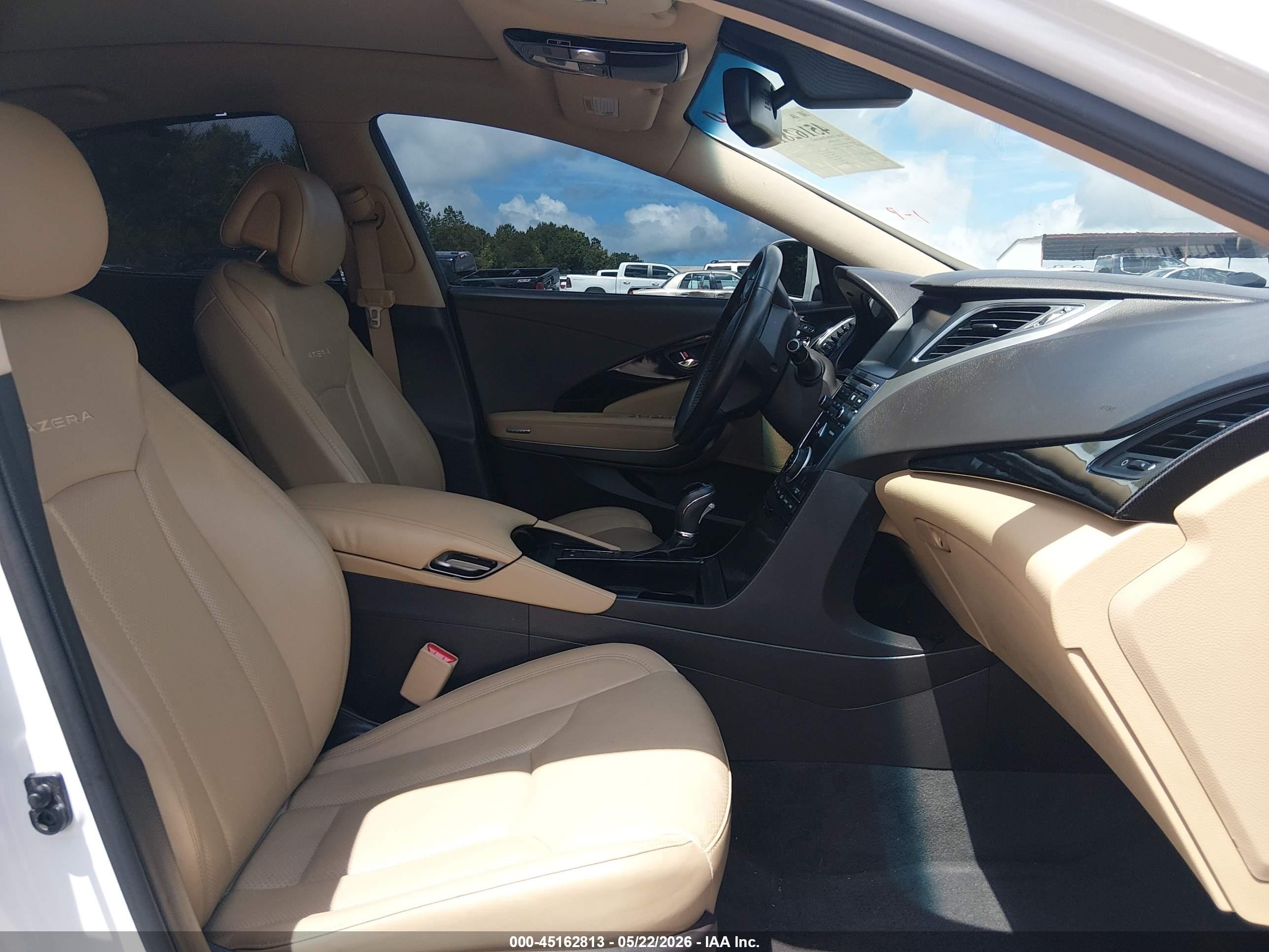 2015 Hyundai Azera Limited White vin: KMHFH4JG4FA476658
