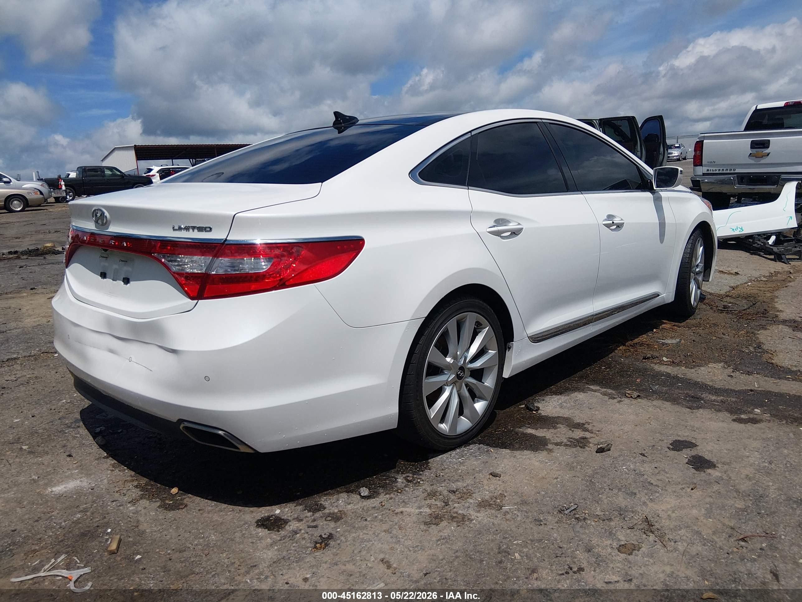 2015 Hyundai Azera Limited White vin: KMHFH4JG4FA476658