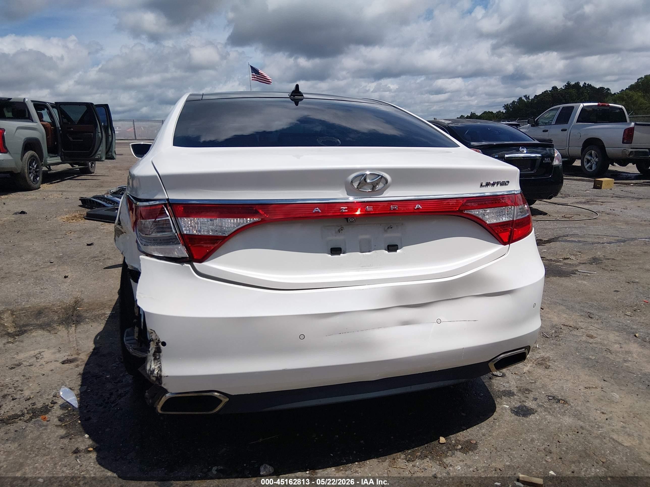 2015 Hyundai Azera Limited White vin: KMHFH4JG4FA476658