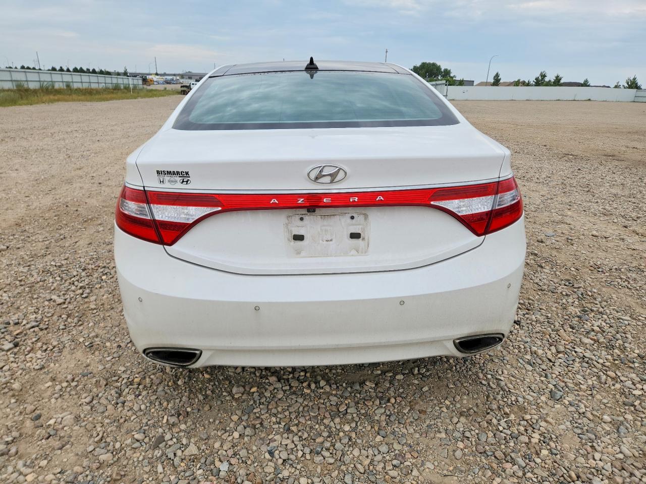 2013 Hyundai Azera Base White vin: KMHFH4JG5DA257155