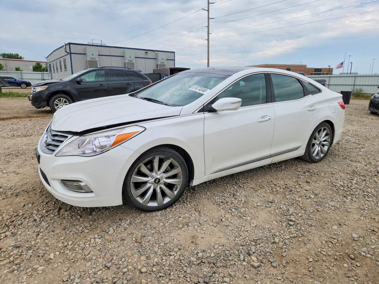 2013 Hyundai Azera Base White vin: KMHFH4JG5DA257155