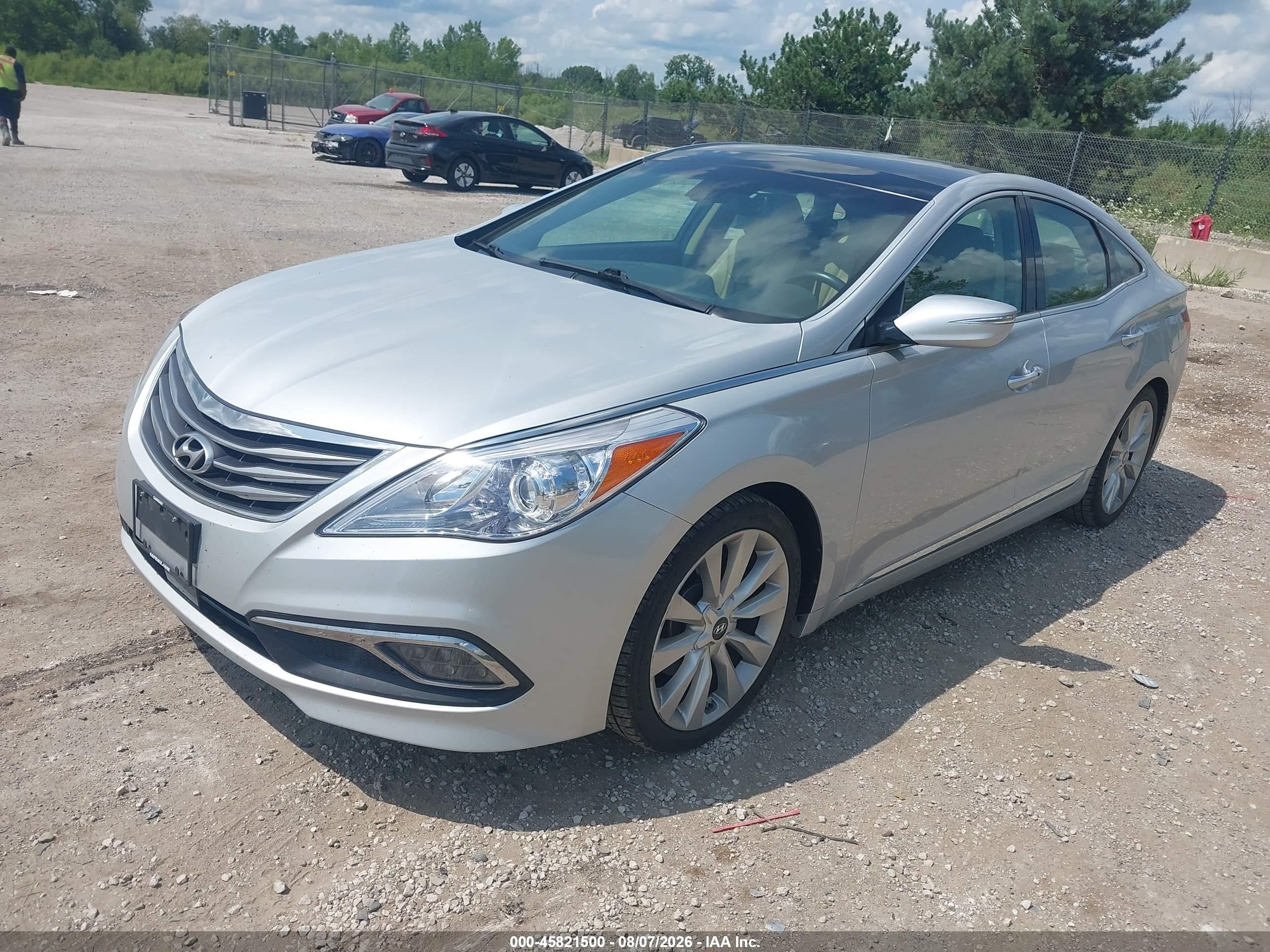 2016 Hyundai Azera Limited Silver vin: KMHFH4JG5GA568783