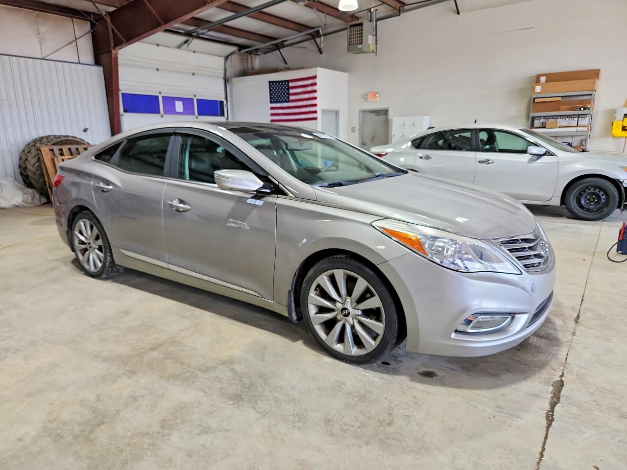 2013 Hyundai Azera Base Silver vin: KMHFH4JG6DA327651
