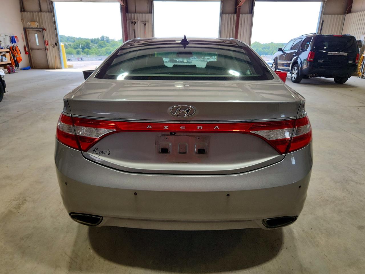 2013 Hyundai Azera Base Silver vin: KMHFH4JG6DA327651