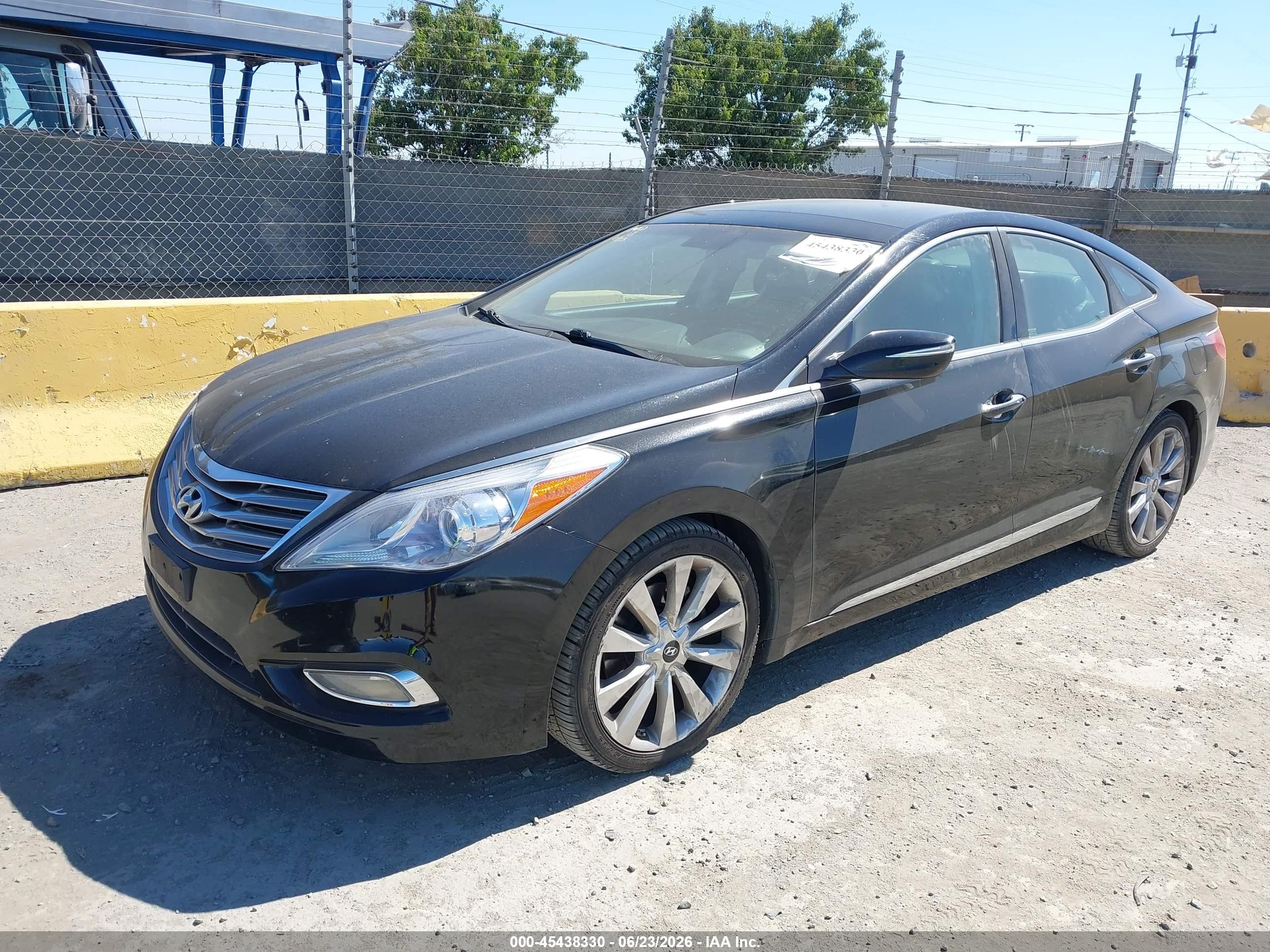 2013 Hyundai Azera   Black vin: KMHFH4JG6DA329092