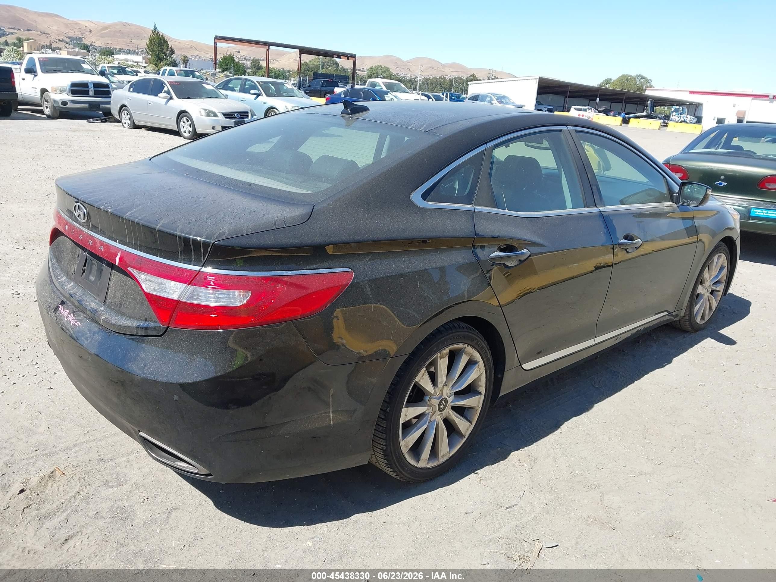 2013 Hyundai Azera   Black vin: KMHFH4JG6DA329092