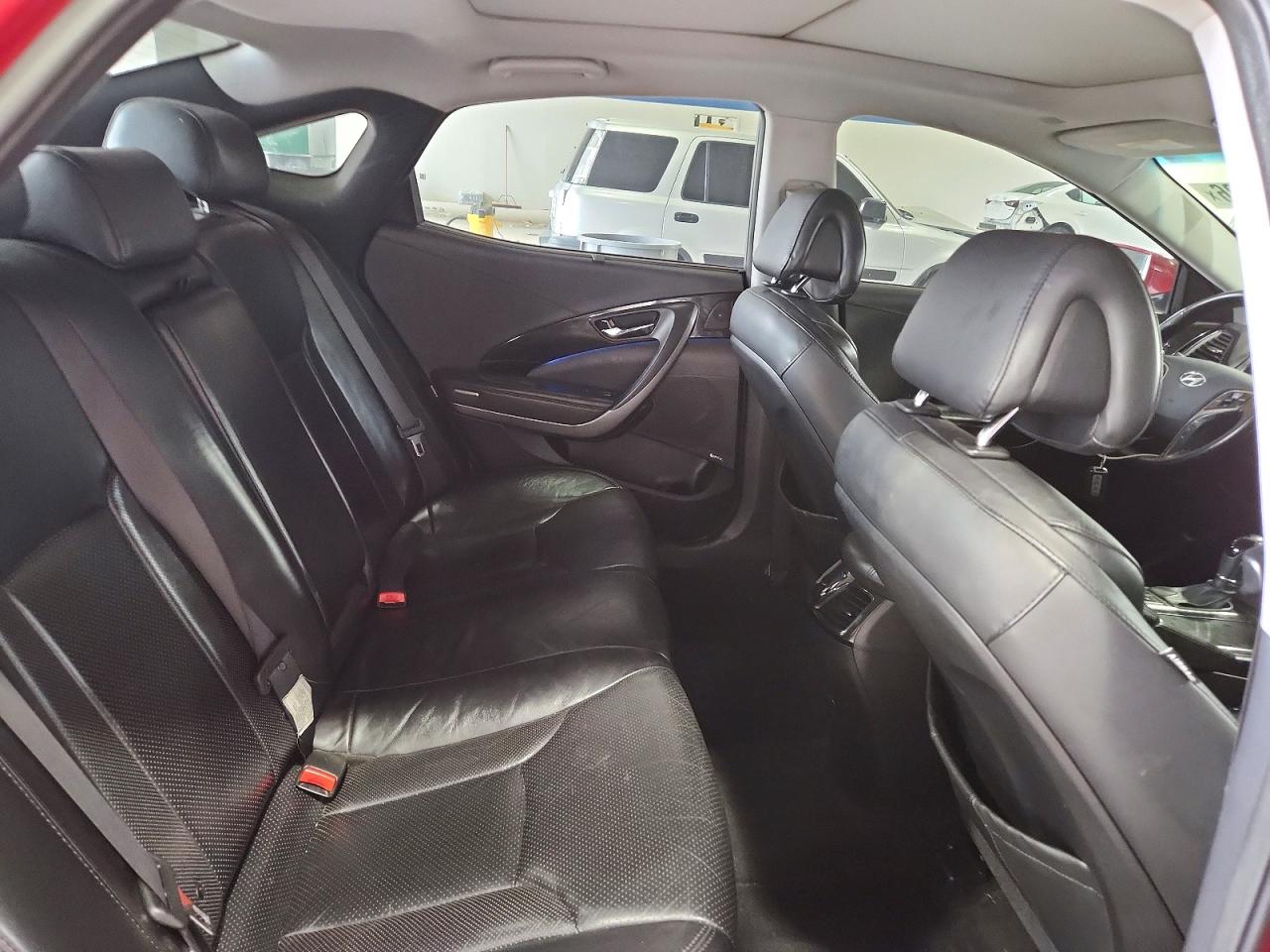 2013 Hyundai Azera Base Red vin: KMHFH4JG7DA213447