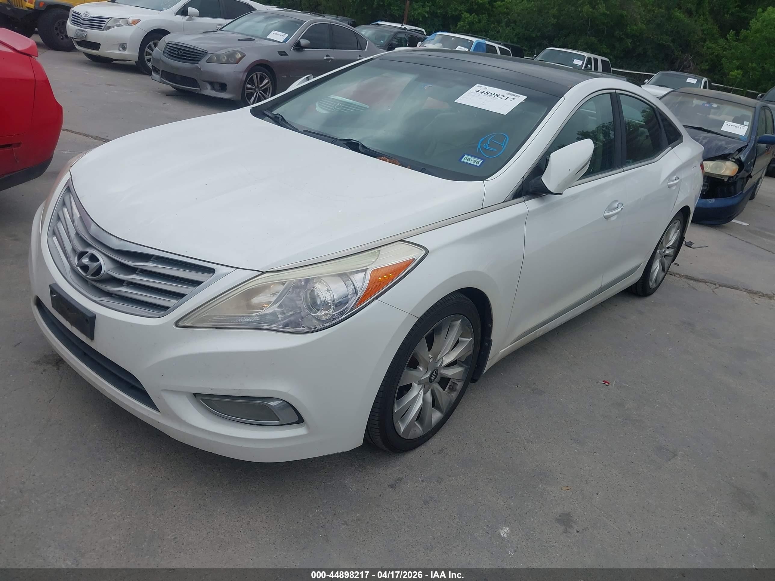 2013 Hyundai Azera   White vin: KMHFH4JG7DA218471