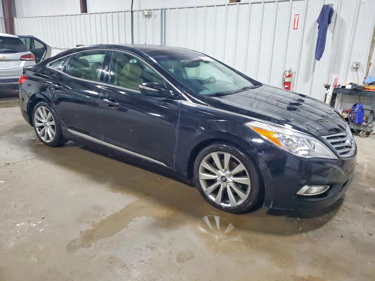 2013 Hyundai Azera Base Black vin: KMHFH4JG7DA320756