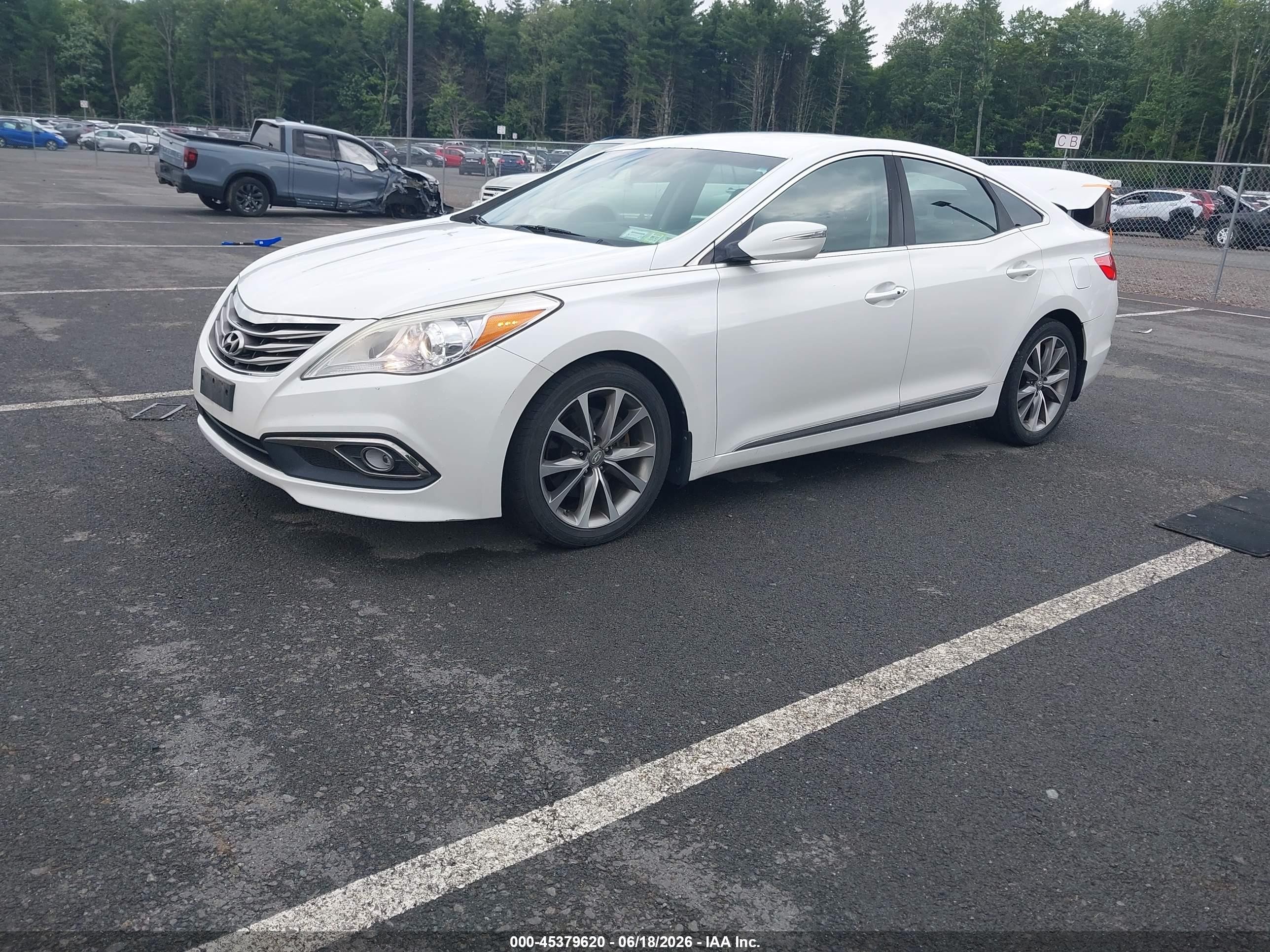 2015 Hyundai Azera   White vin: KMHFH4JG7FA434064