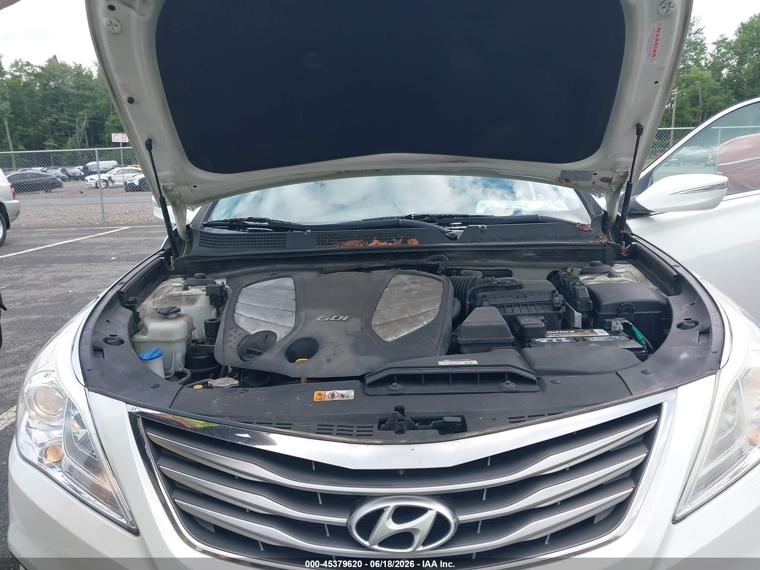 2015 Hyundai Azera   White vin: KMHFH4JG7FA434064