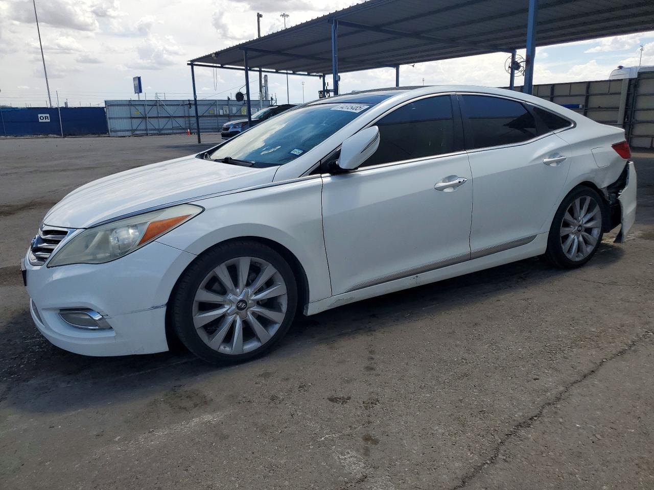 2012 Hyundai Azera Base White vin: KMHFH4JG8CA149014