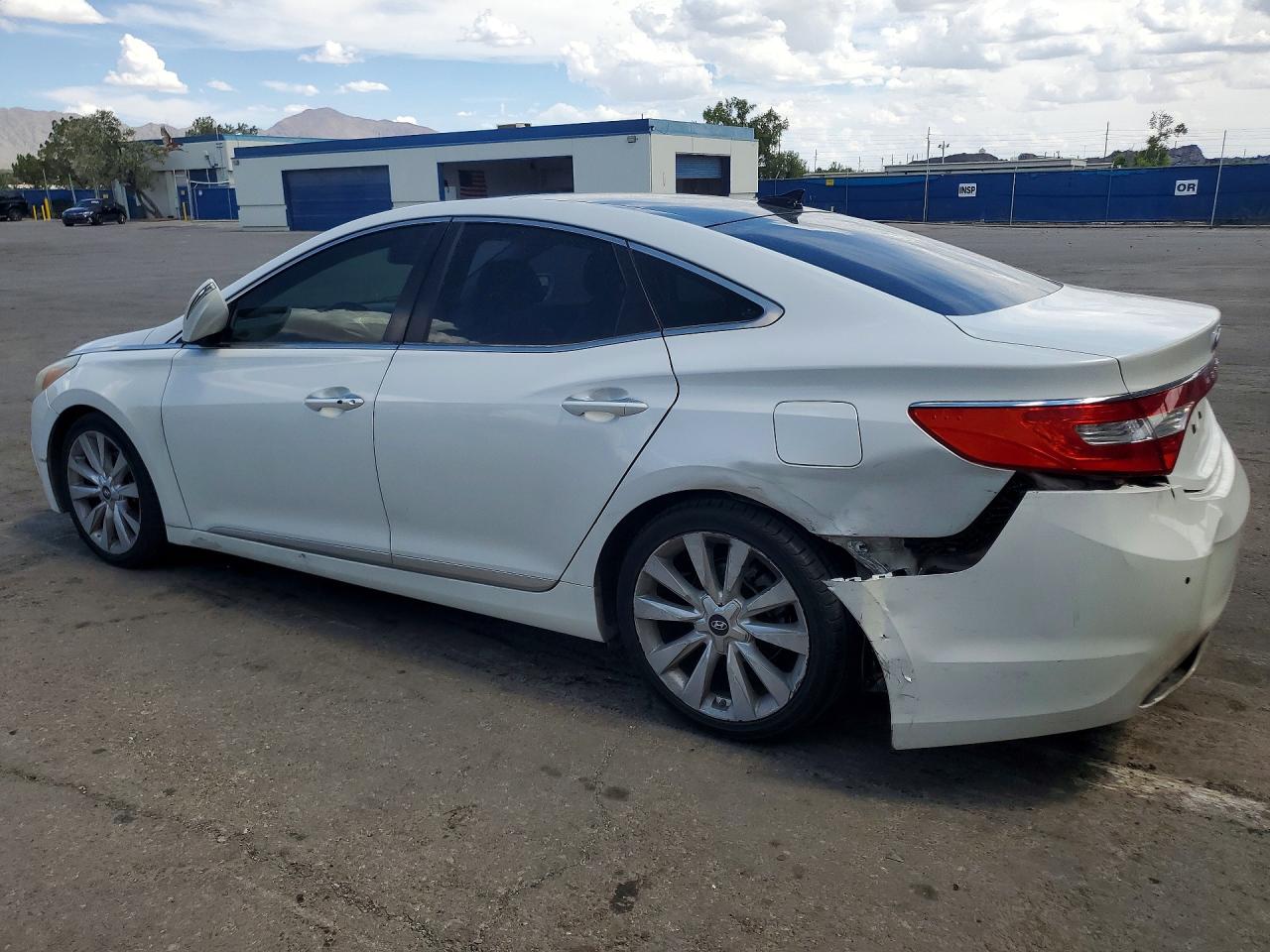 2012 Hyundai Azera Base White vin: KMHFH4JG8CA149014