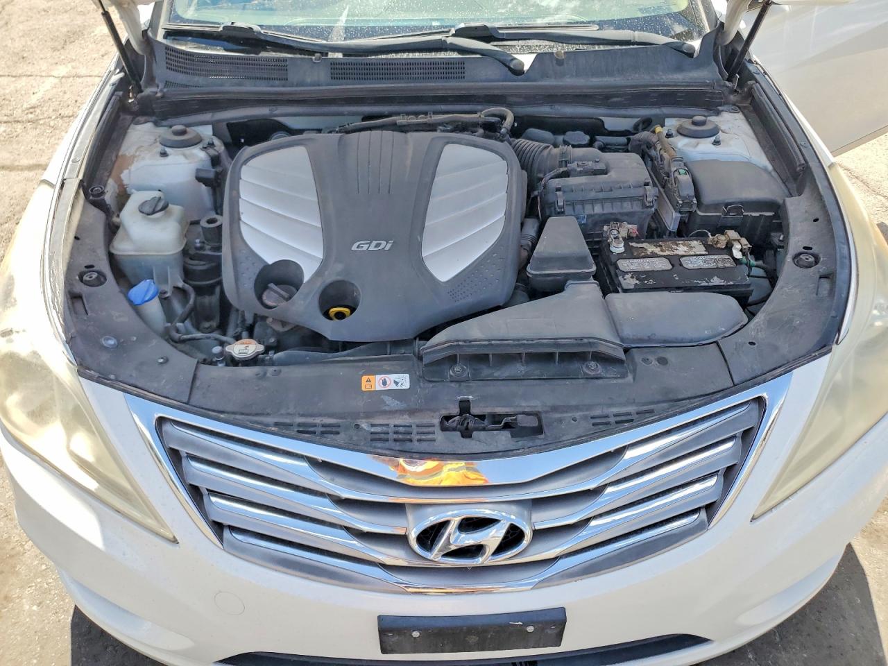 2012 Hyundai Azera Base White vin: KMHFH4JG8CA149014