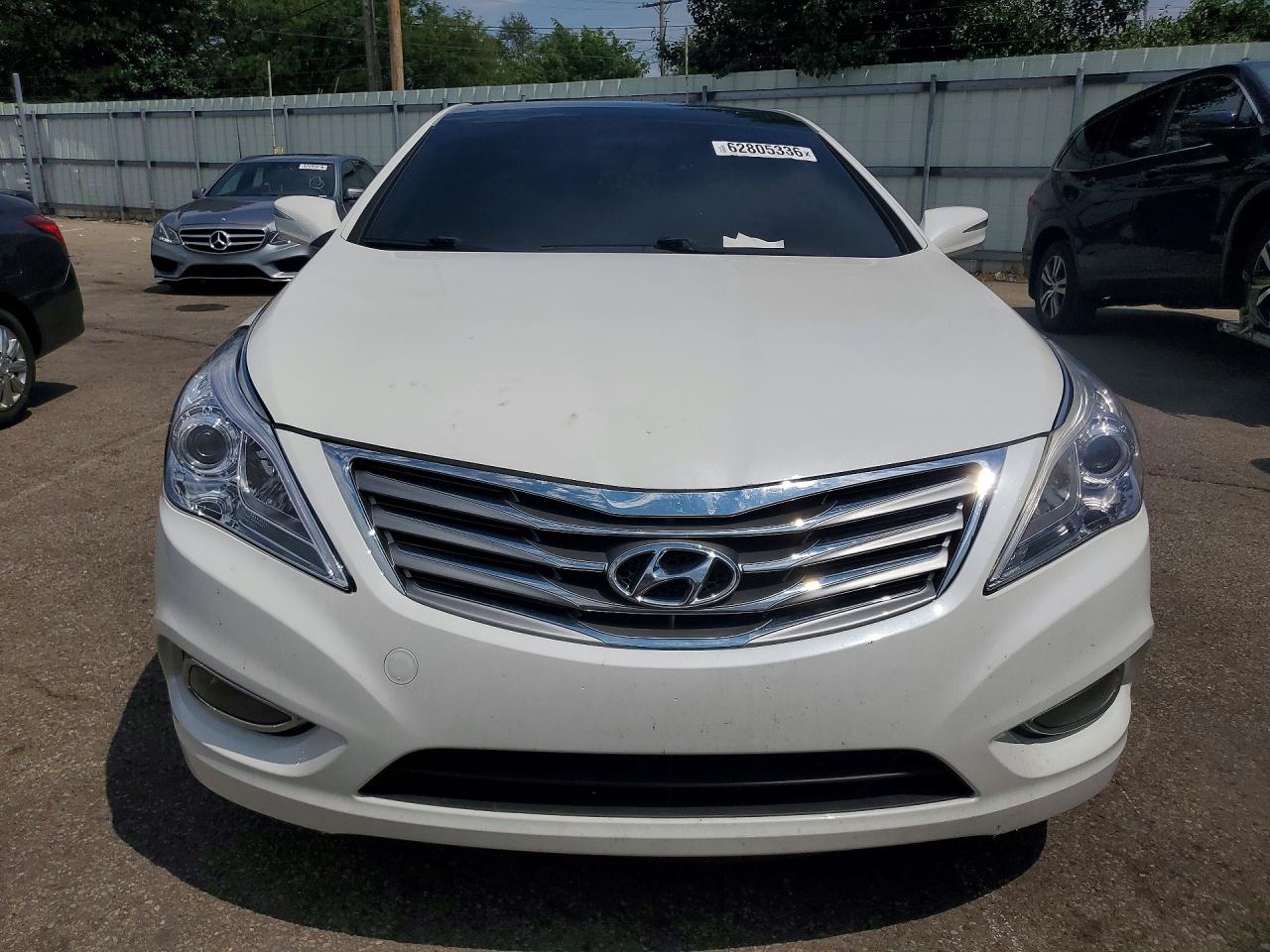 2013 Hyundai Azera Base White vin: KMHFH4JG8DA229723